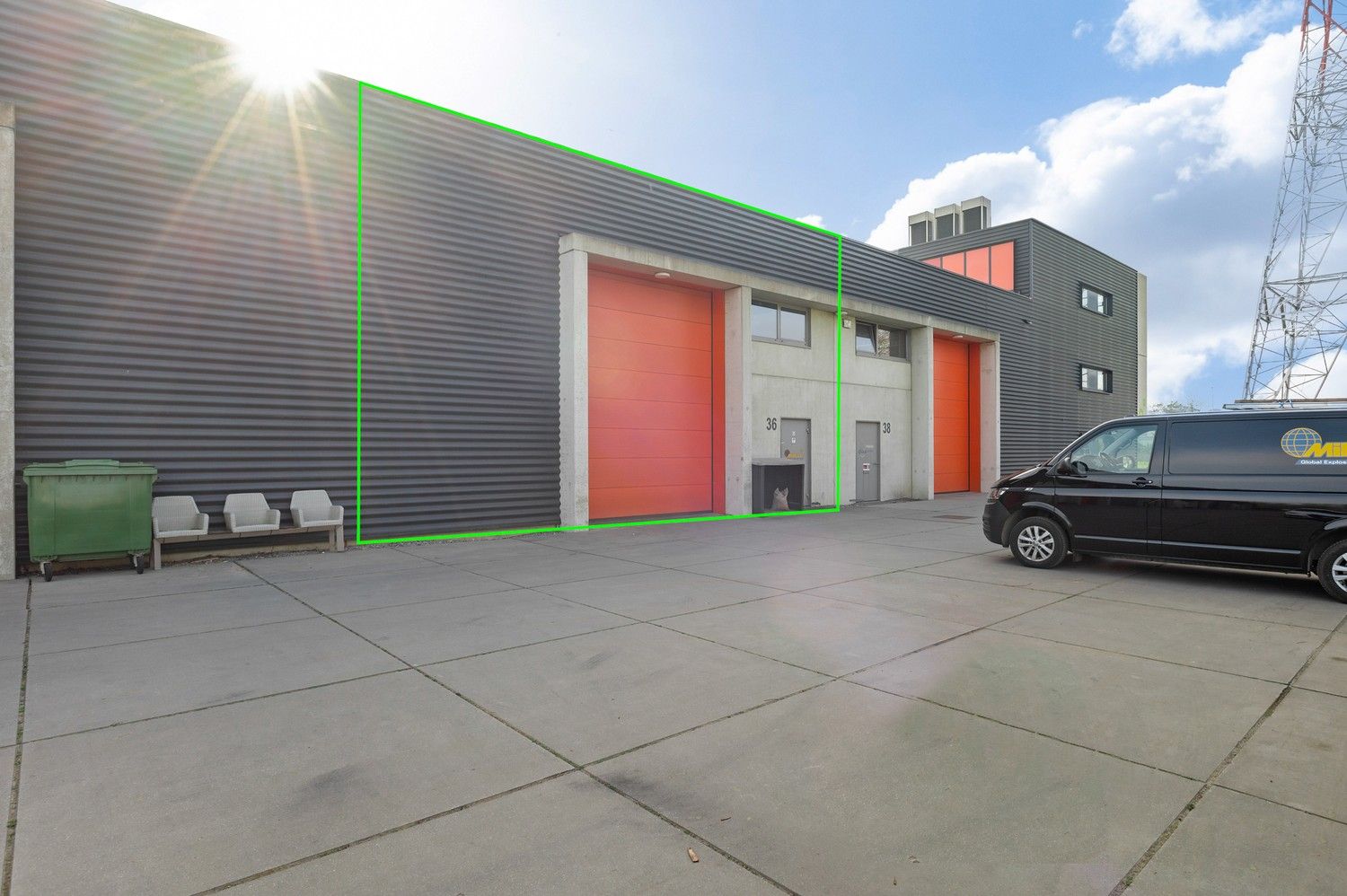Functioneel magazijn met kantoorruimte en parkeergelegenheid op toplocatie! foto 16