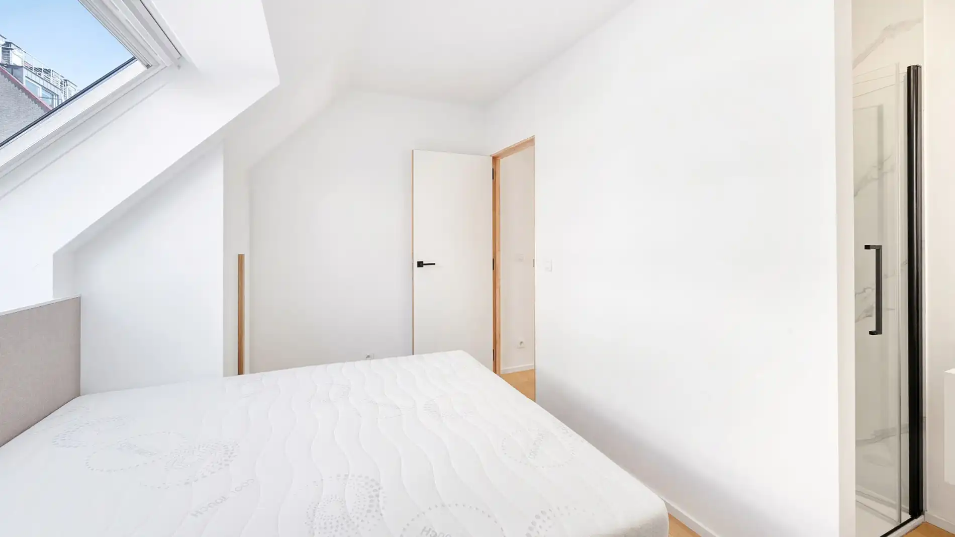 Prachtig duplex appartement met 18 meter gevelbreedte en groot zuid gericht terras met open zicht over het Knokse hinterland foto 14