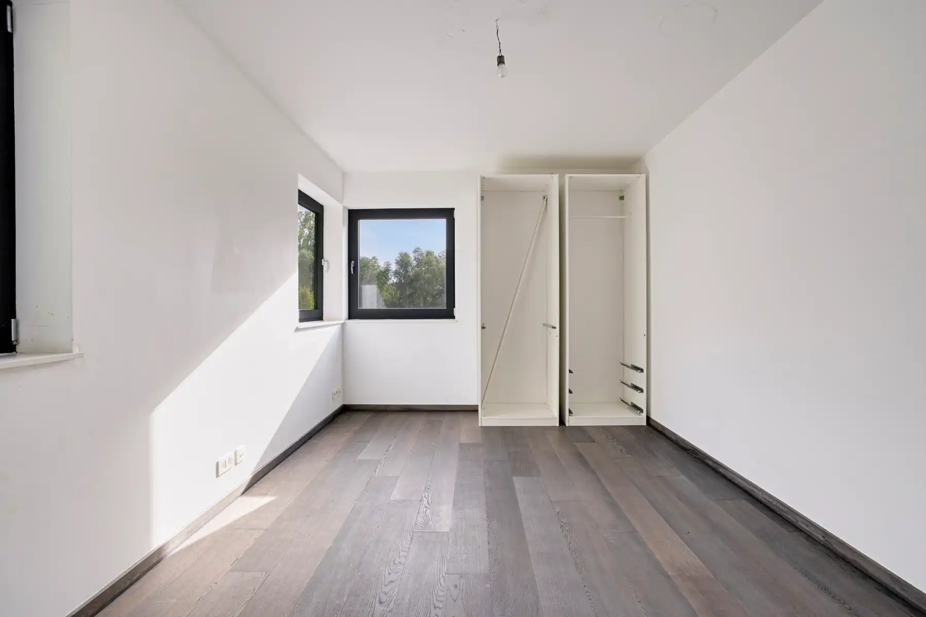 Lichtrijke driegevelwoning met 250 m² woonruimte foto 9