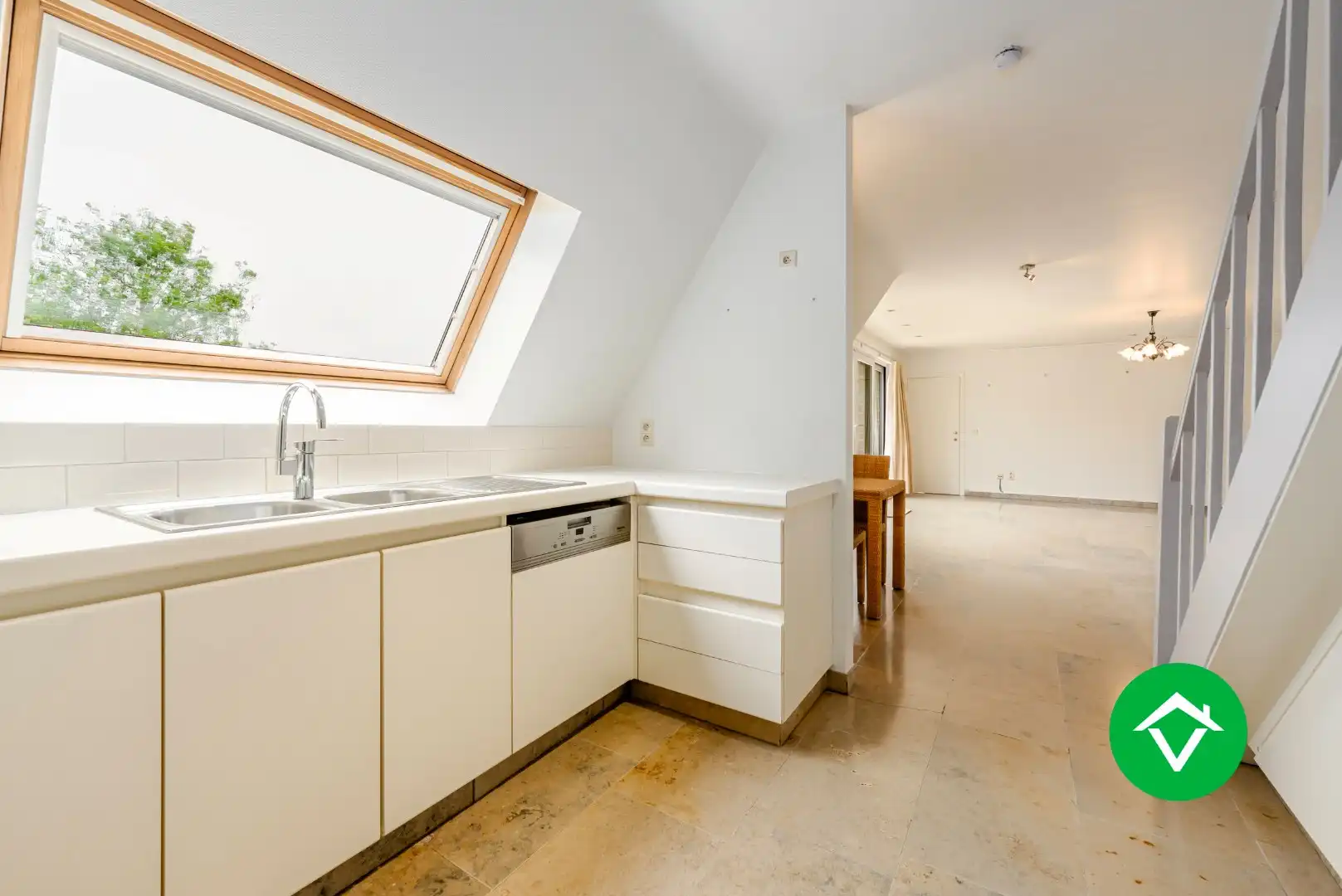 Prachtig gelegen penthouse met 3 slaapkamers en garage in centrum Torhout foto 11