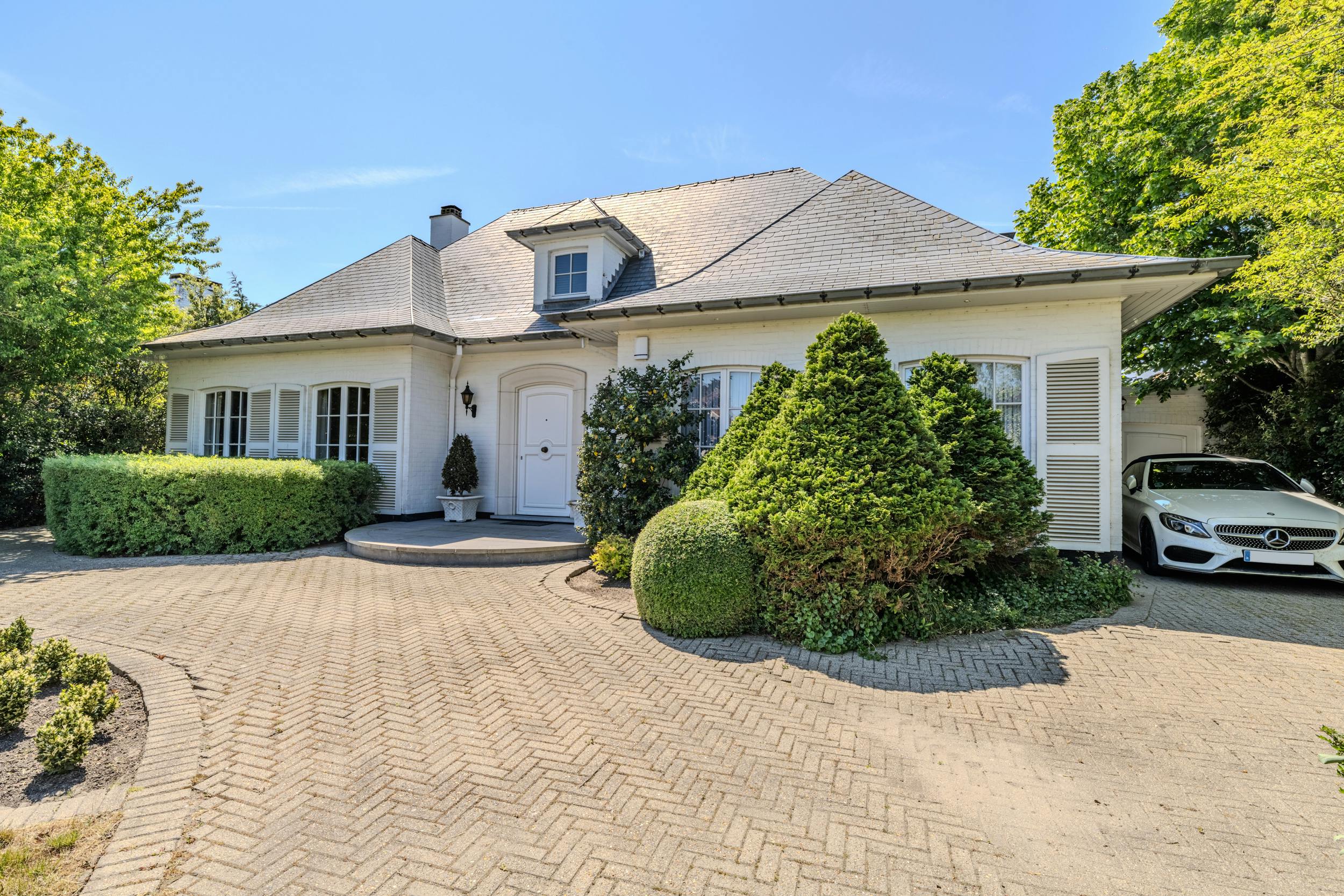Magnifieke villa met zwembad langs de Spalaan te Oostende foto 31