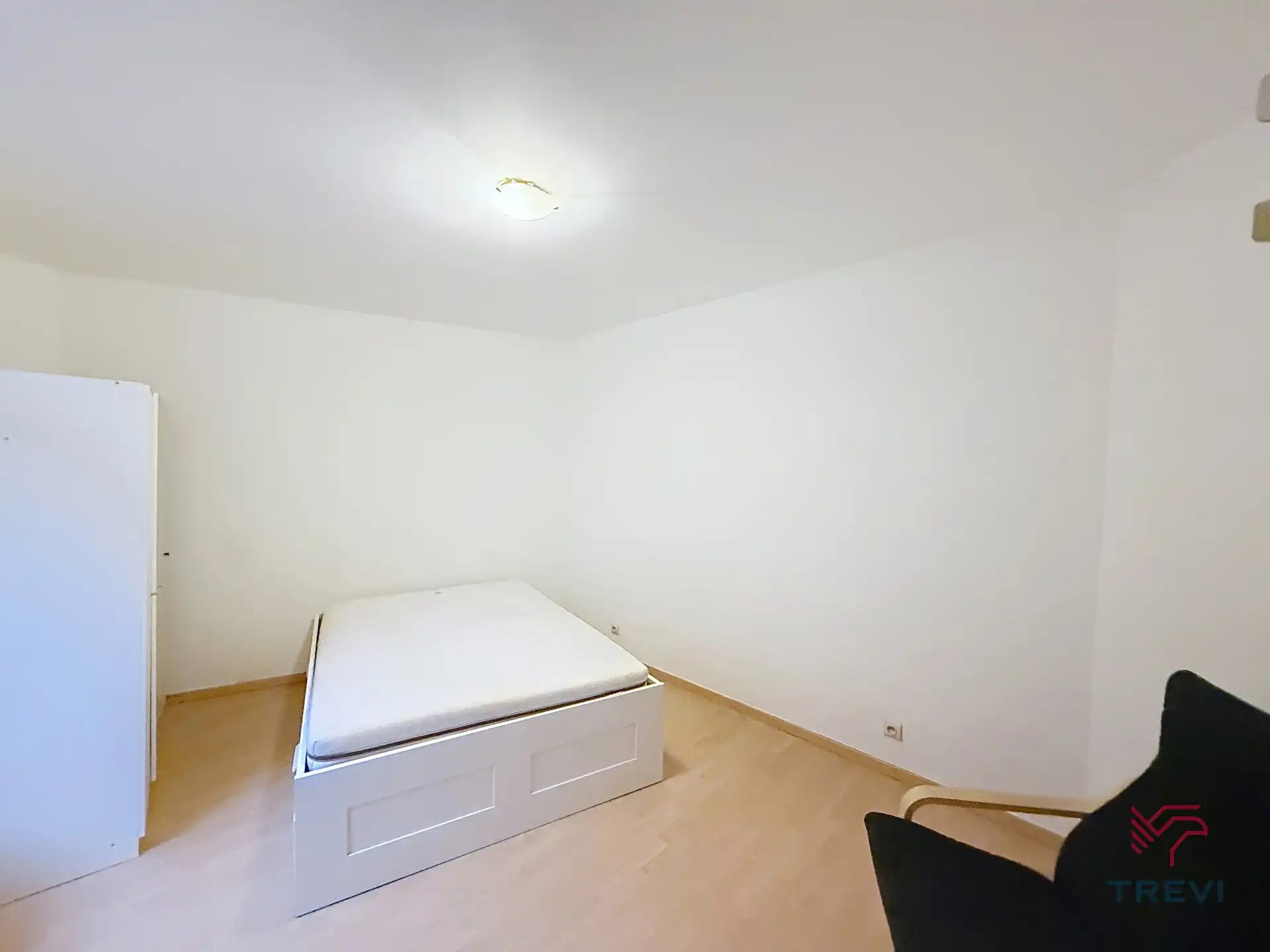 1 Gemeubileerde kamer in de buurt van het Parc Royal ! foto 6