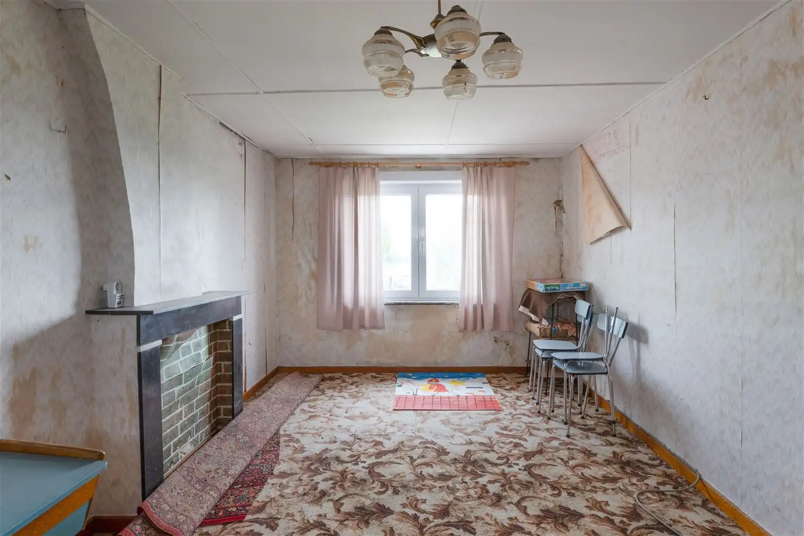 Allenstaande achterliggende te renoveren gezinswoning op 23are40 foto 13