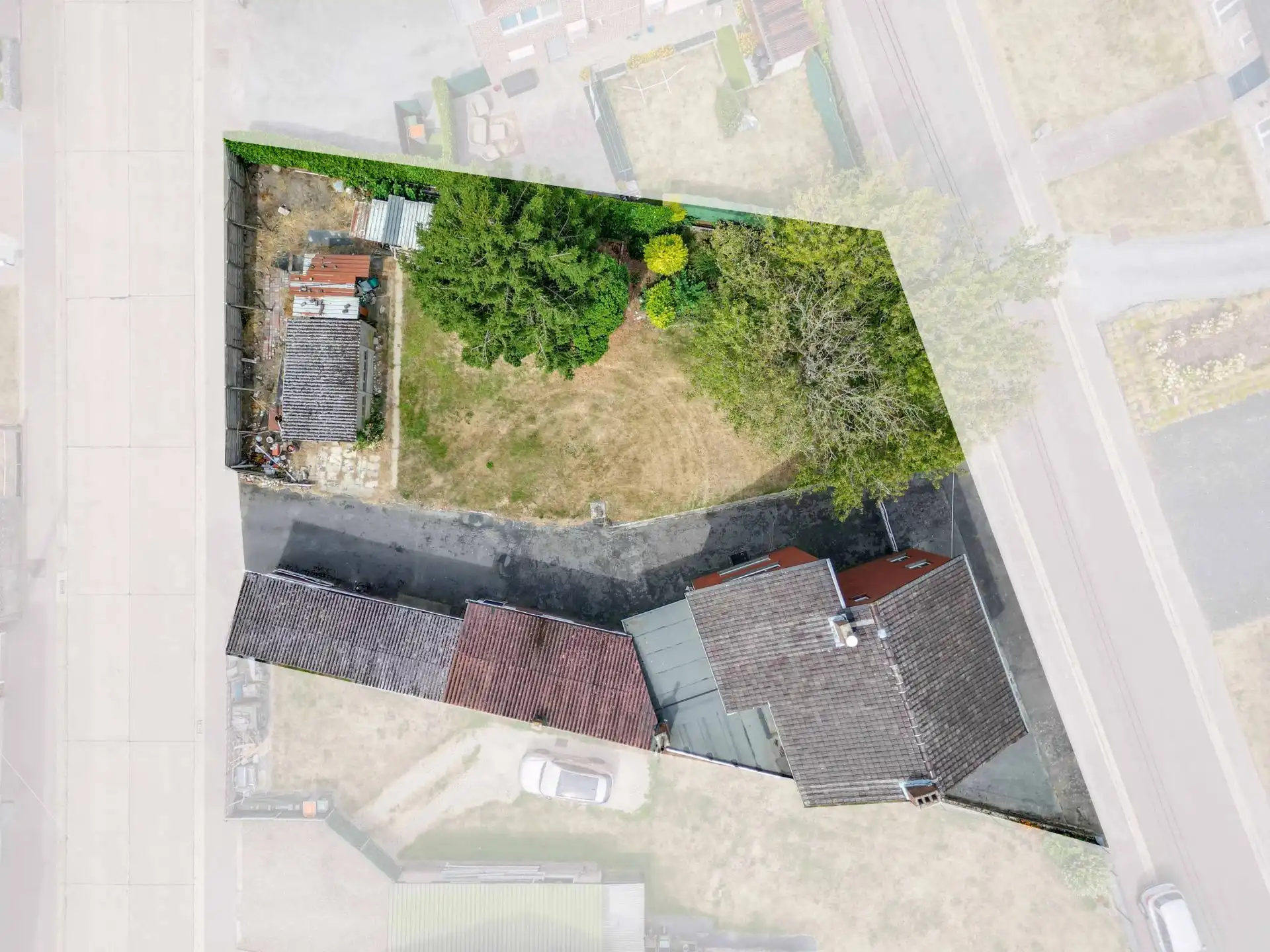 Ruime woning met 3 slaapkamers op perceel van 856 m² foto 15