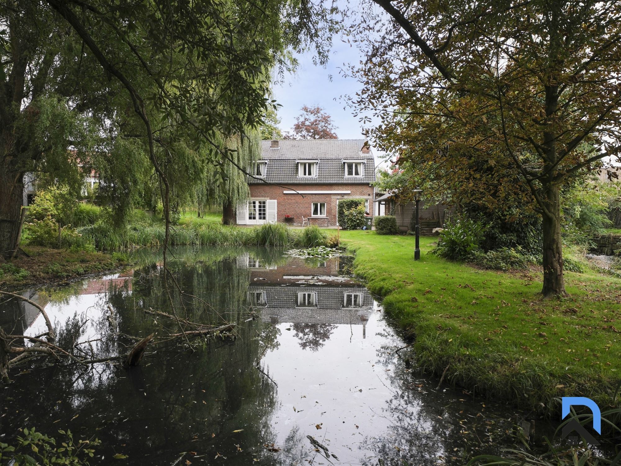 Unieke woning in het centrum van Bilzen foto {{pictureIndex}}