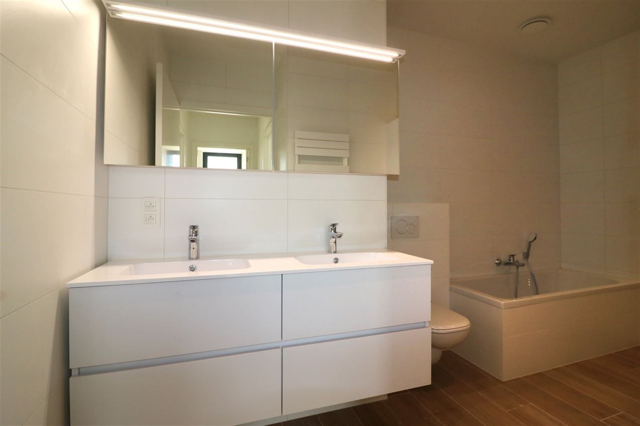 Prachtig, luxueus appartement met gunstige ligging foto 16