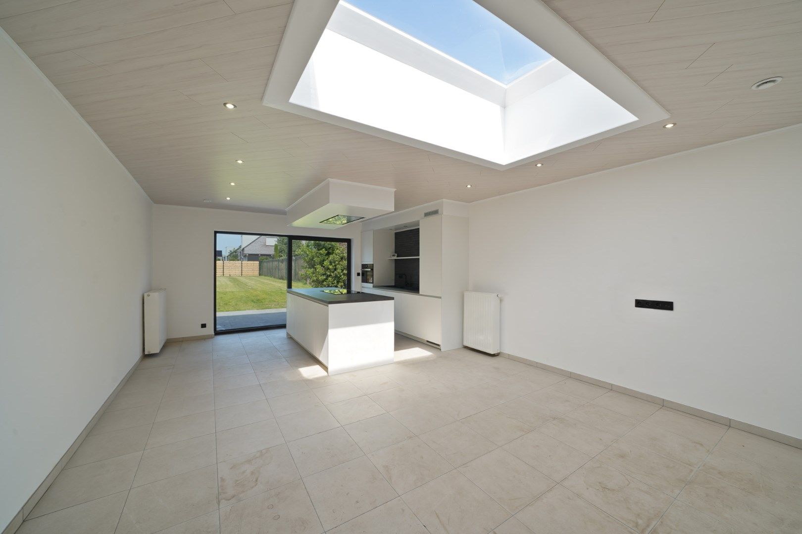 Gerenoveerde woning op een rustige locatie te Westkerke foto 2