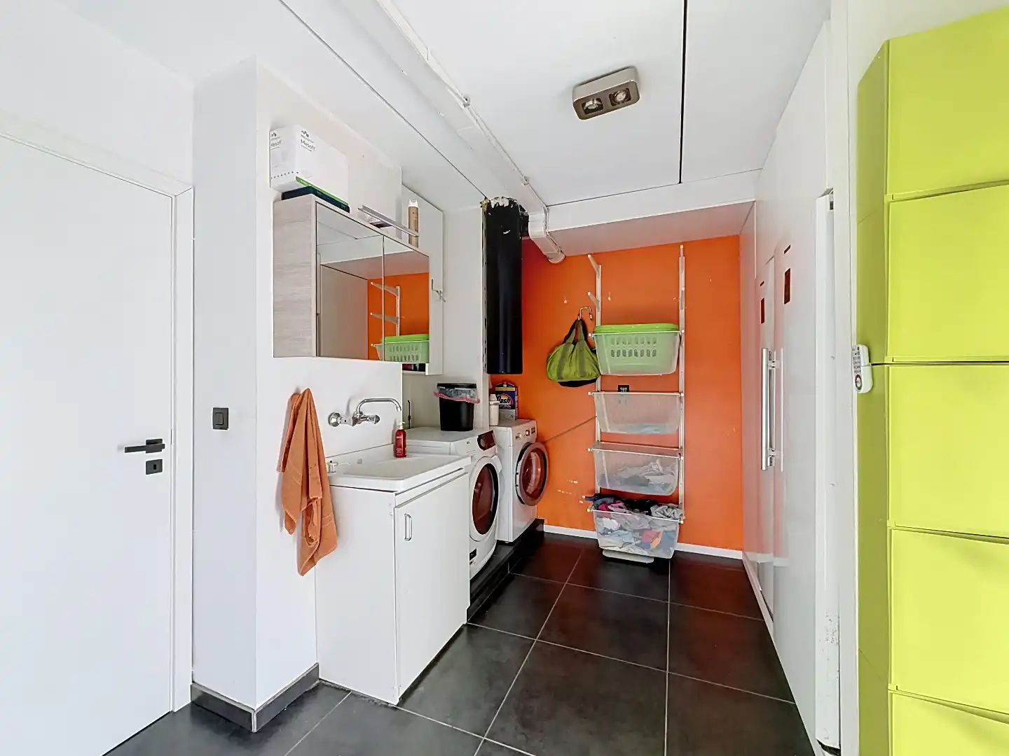 Lichtrijke woning met zwembad op rustige locatie! foto 10