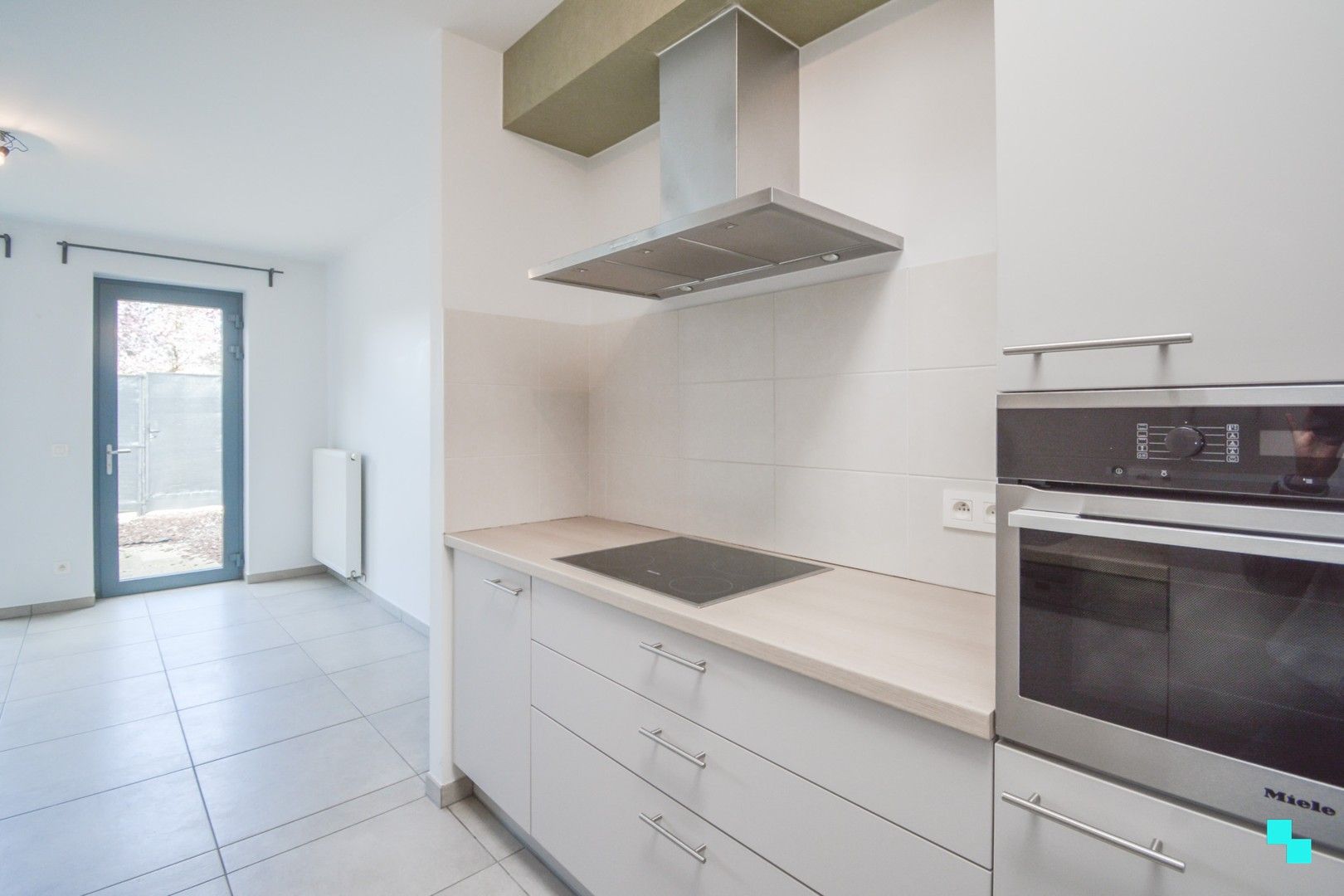 Gelijkvloerse, energiezuinige woning te Westrozebeke foto 8
