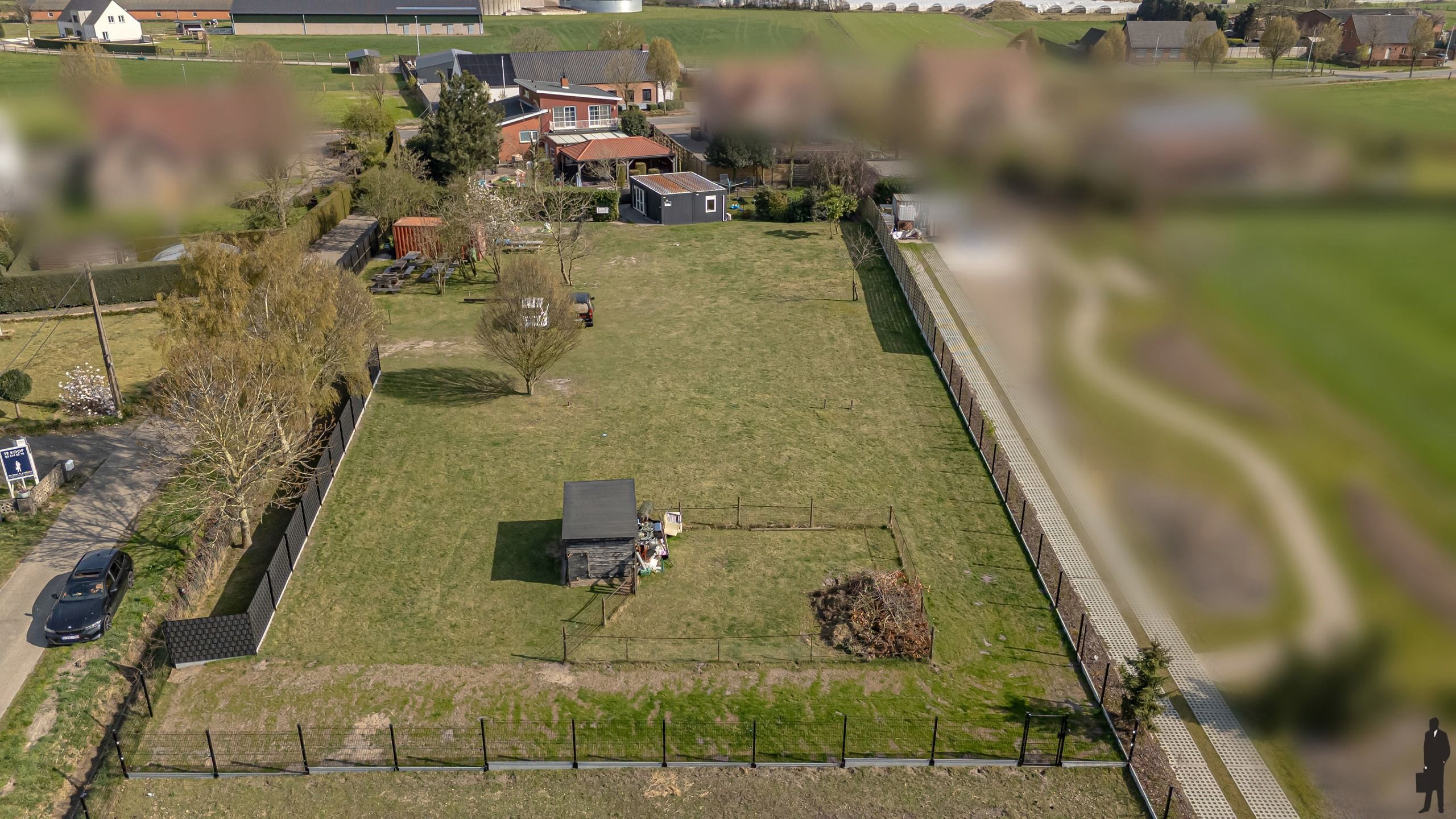 Ruime gezinswoning op een perceel van ca 5000m². foto 37