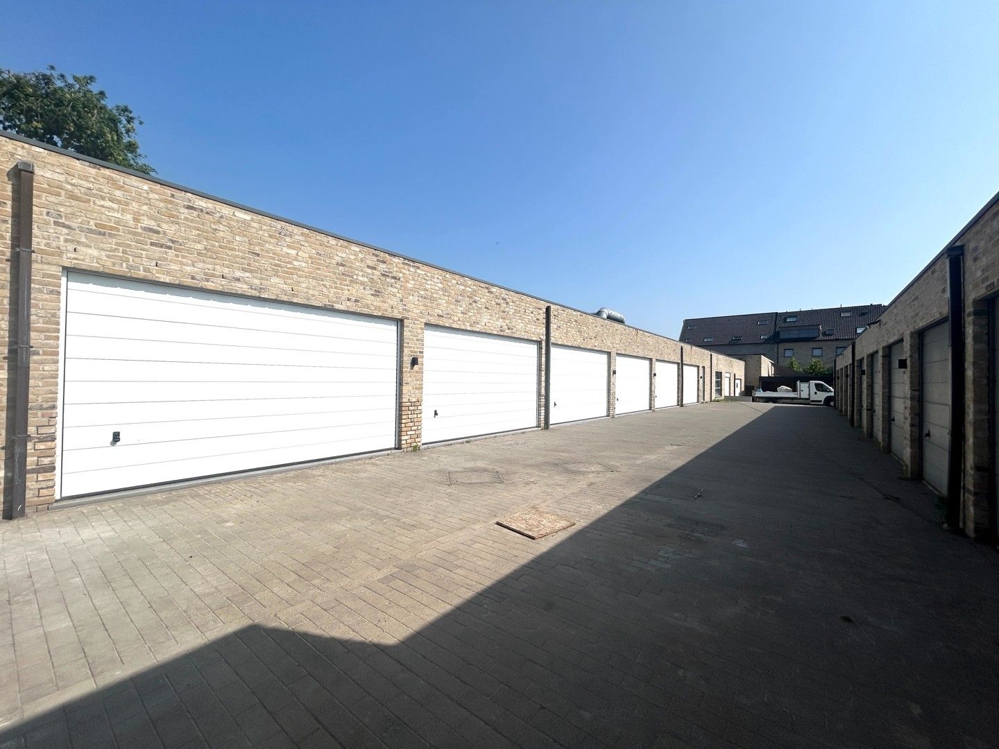 Praktische opslagplaats in centrum Izegem! foto 3