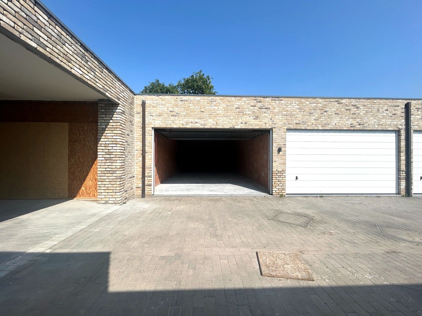 Praktische opslagplaats in centrum Izegem! foto 2