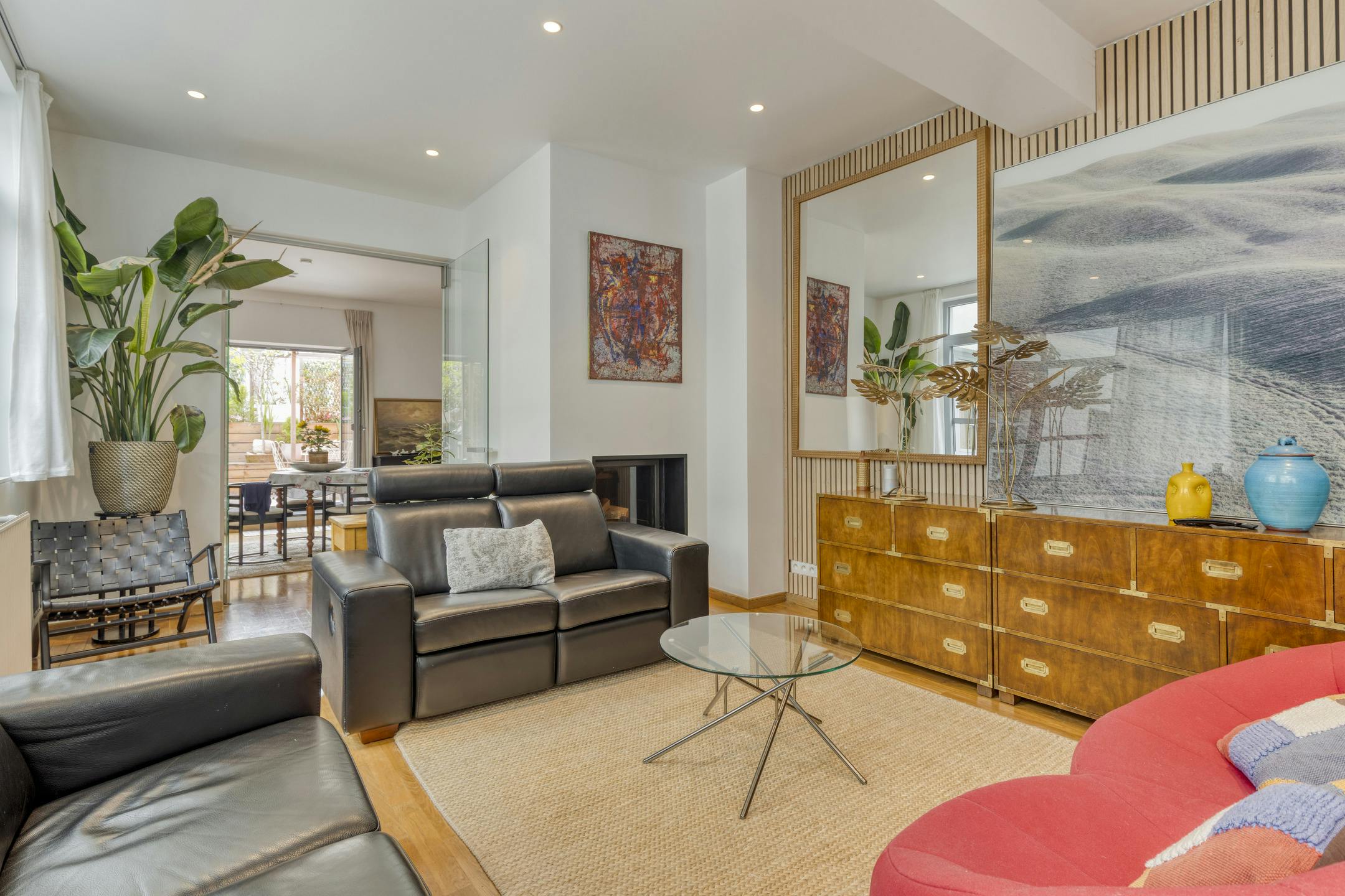 Ruim 2 slaapkamer appartement te koop in Koekelberg! foto 3