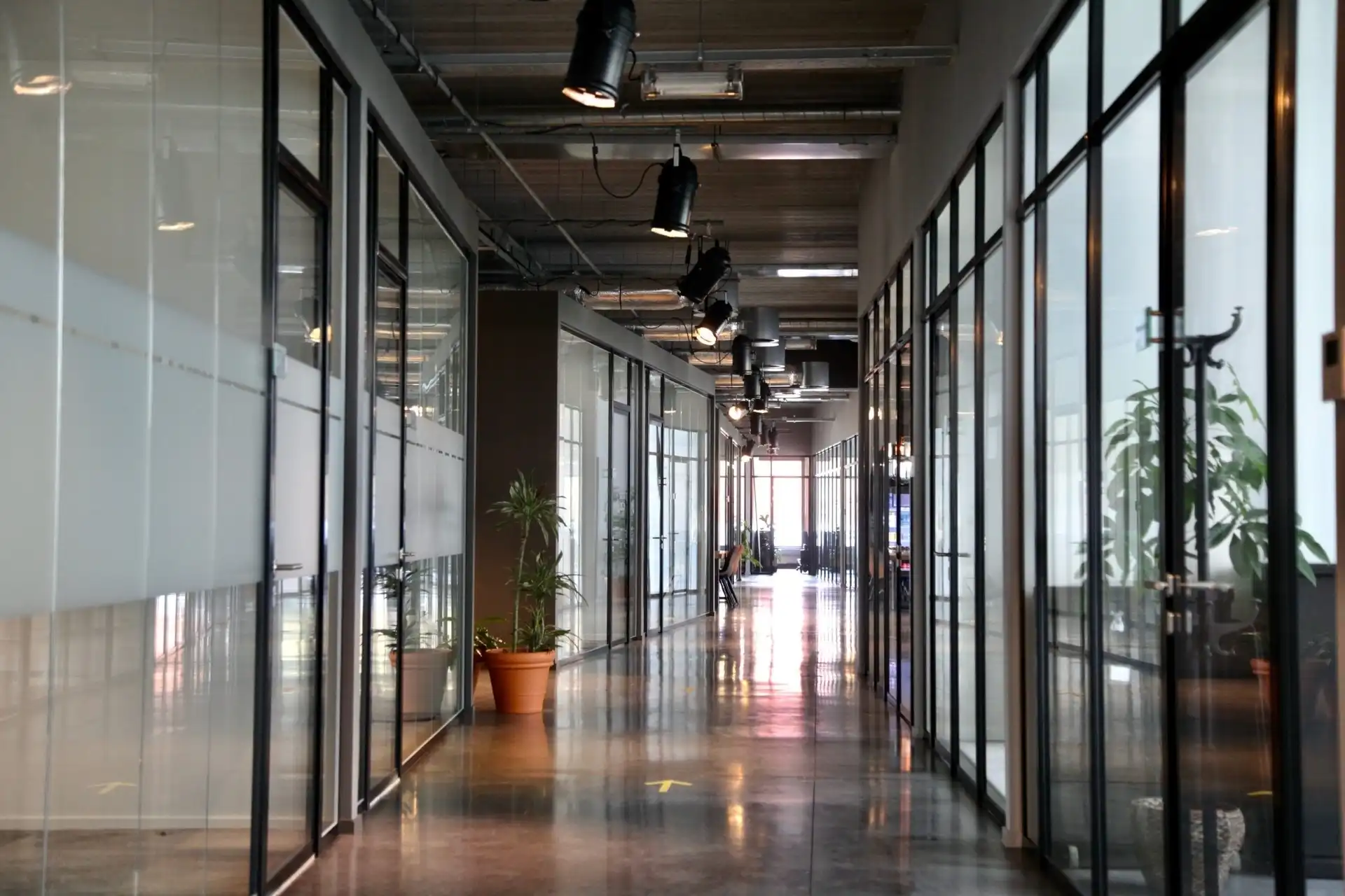 Uw werkplek op een toplocatie foto 2
