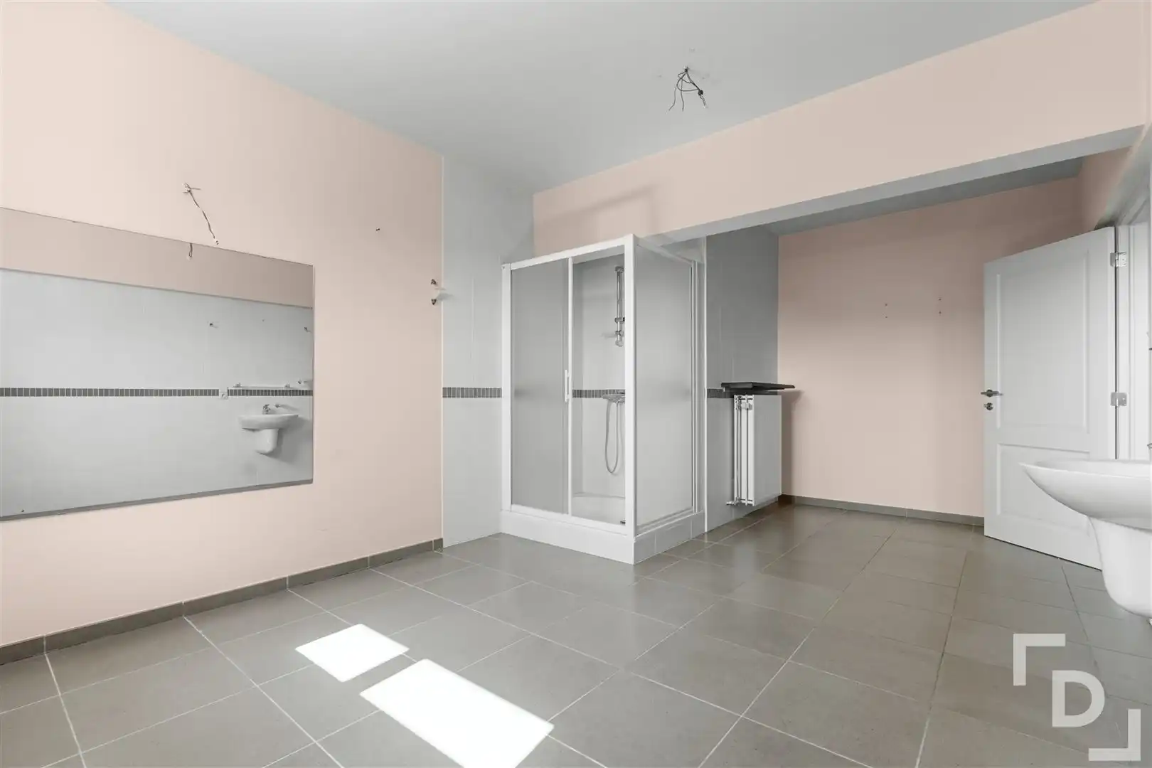 Appartement van 300m² met garage op toplocatie in Ieper foto 12