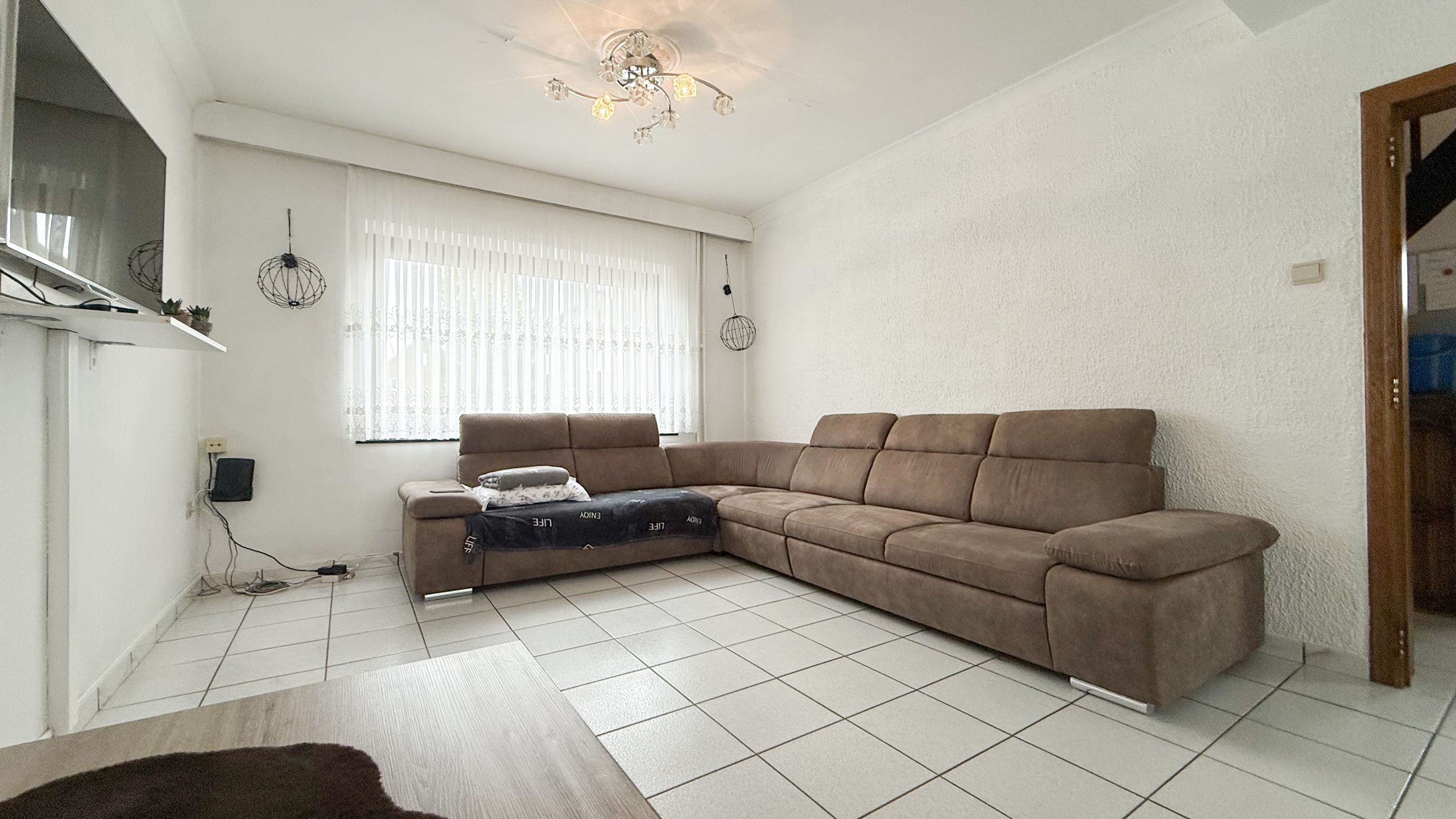 Goed ingedeelde woning op 4a71ca met veel potentieel! foto 3