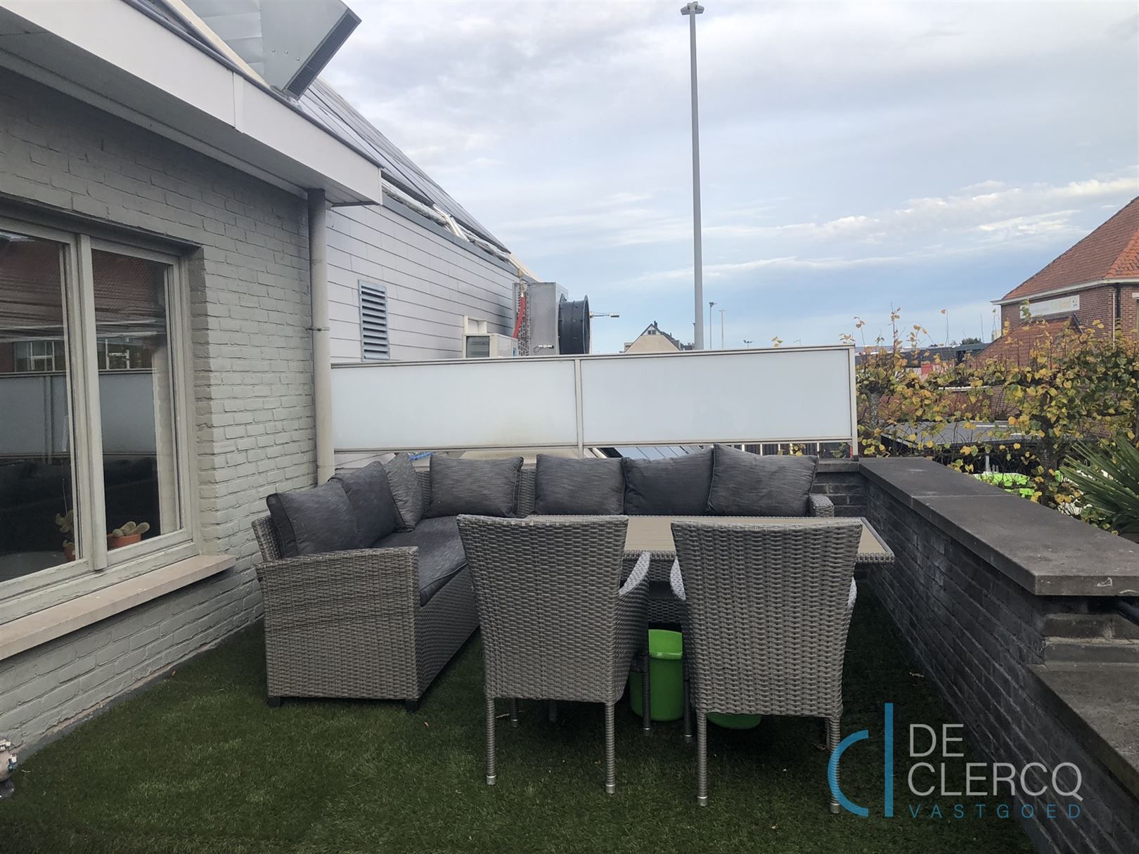 Ruim, tijdloos appartement met garage én terras te huur! foto 11