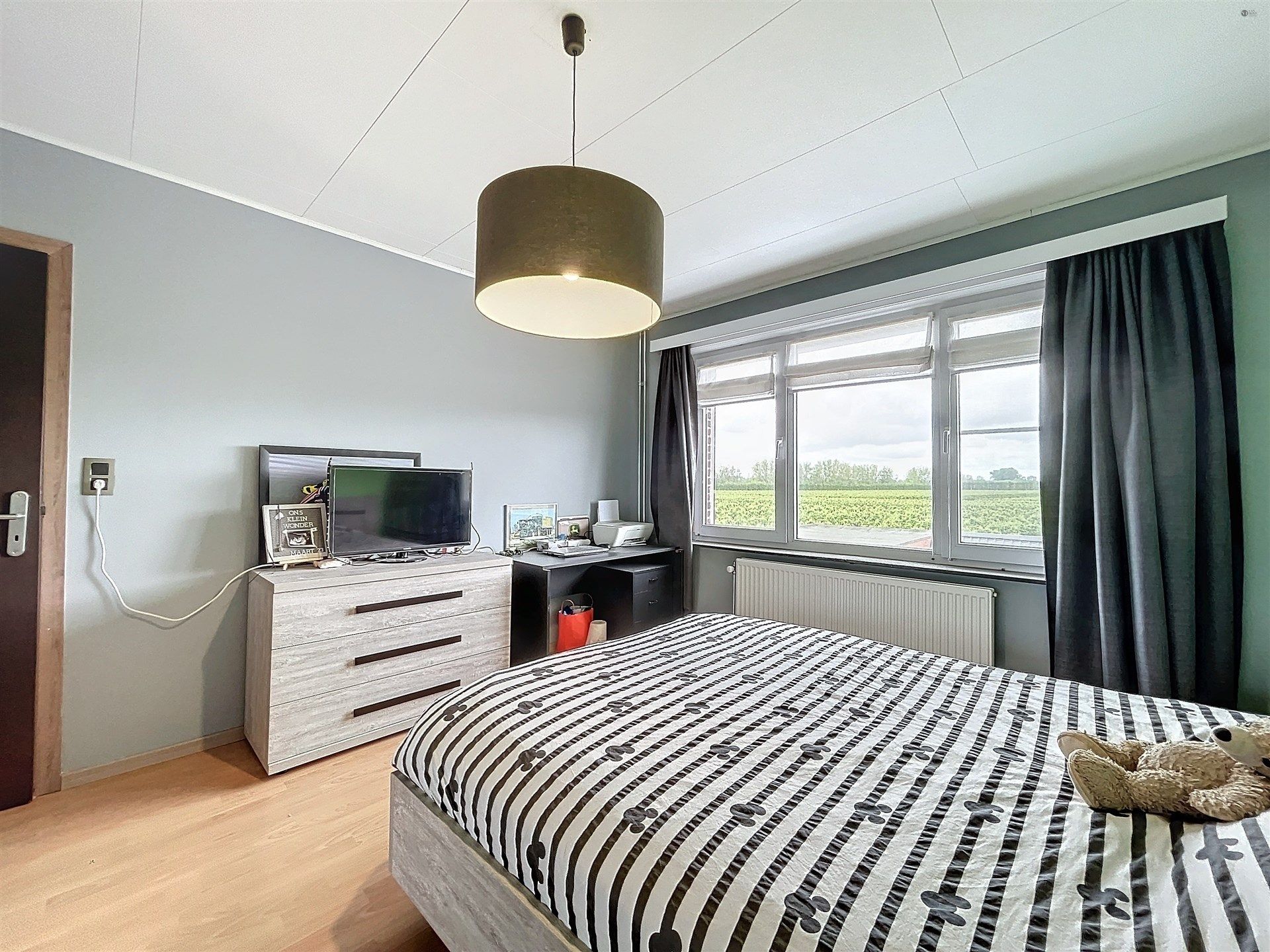 Instapklare half open bebouwing met 3 slaapkamers, ruime garage en tuin op perceel van 261m². foto 12