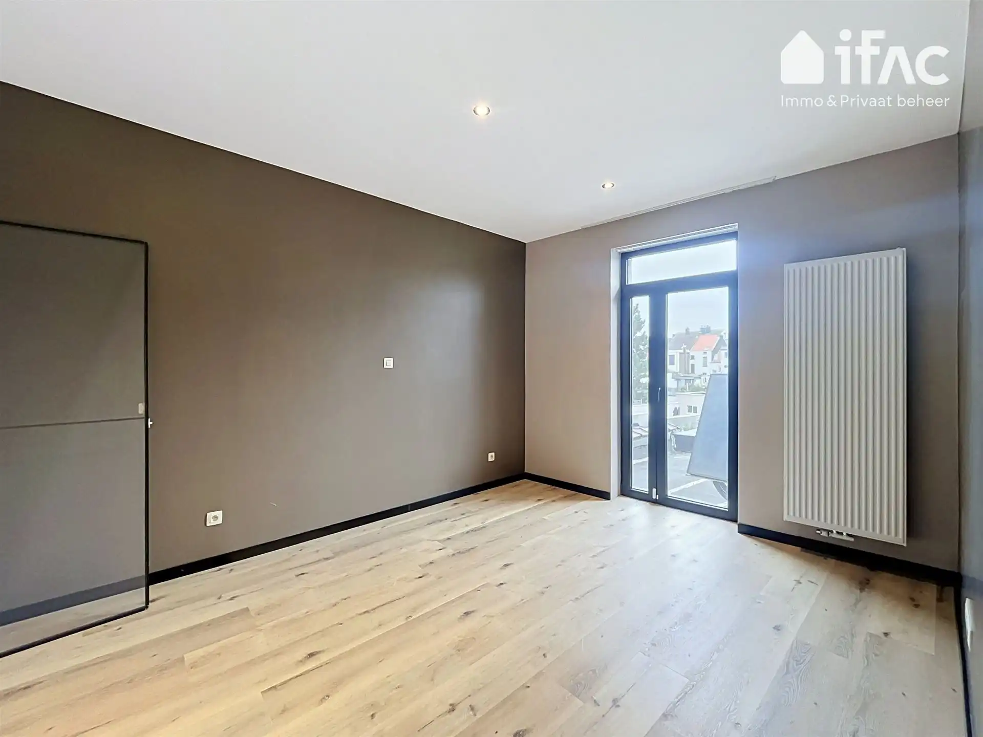 Rustig gelegen woning met 4 slaapkamers en 2 badkamers foto 18