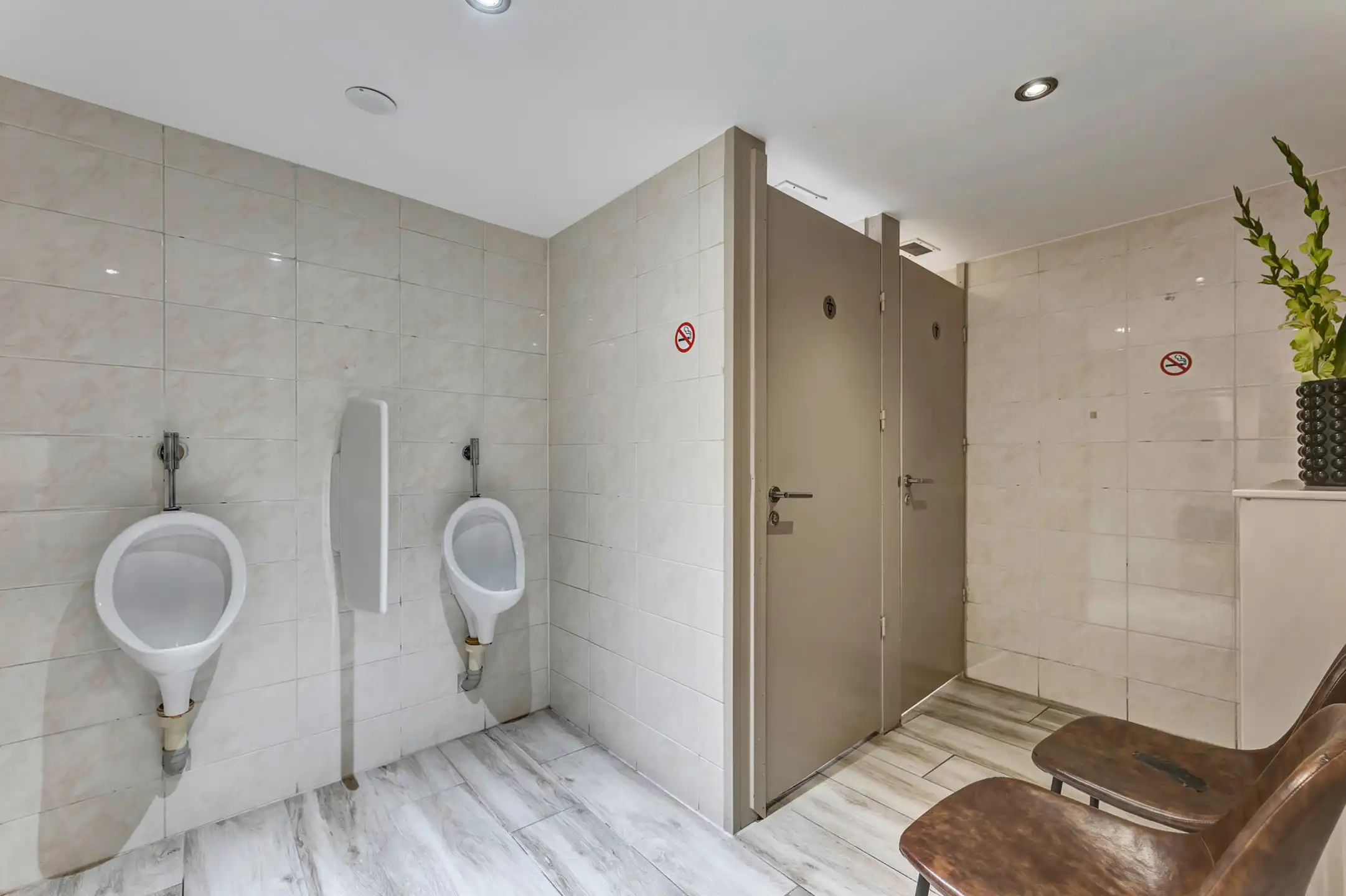 Gewaardeerd restaurant/handelspand met appartementen foto 19