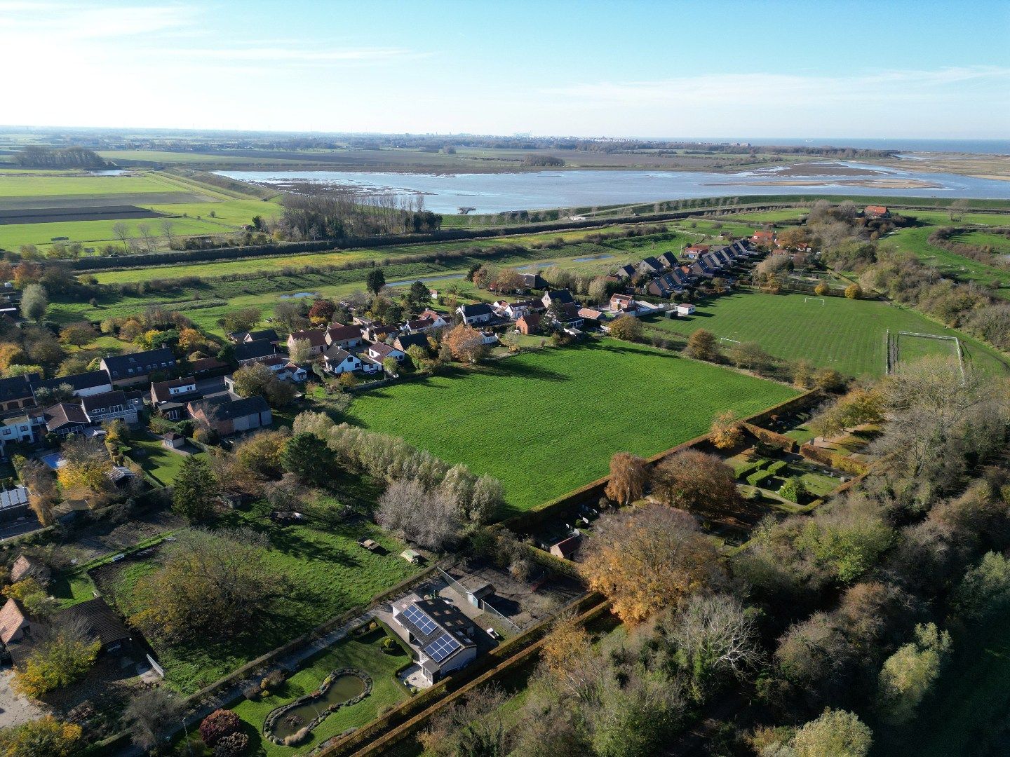 Landelijk wonen in dorpskern   foto 8
