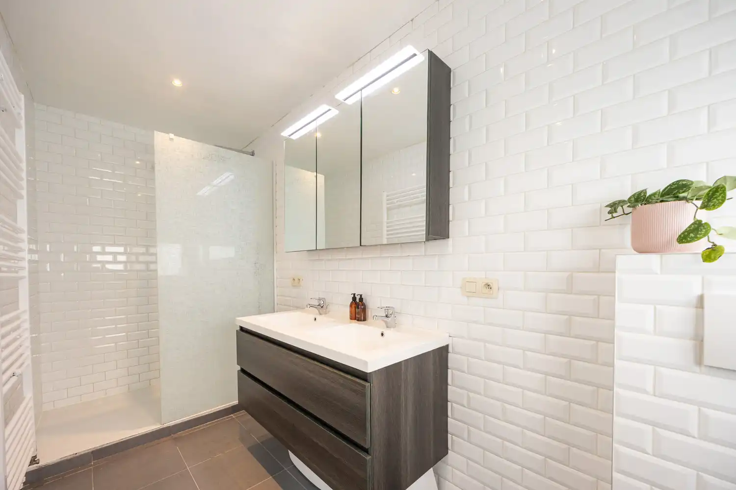 Instapklare Bel-étagewoning met 2 à 3 slk's te Zurenborg met 2 zonnige terrassen en garage foto 25