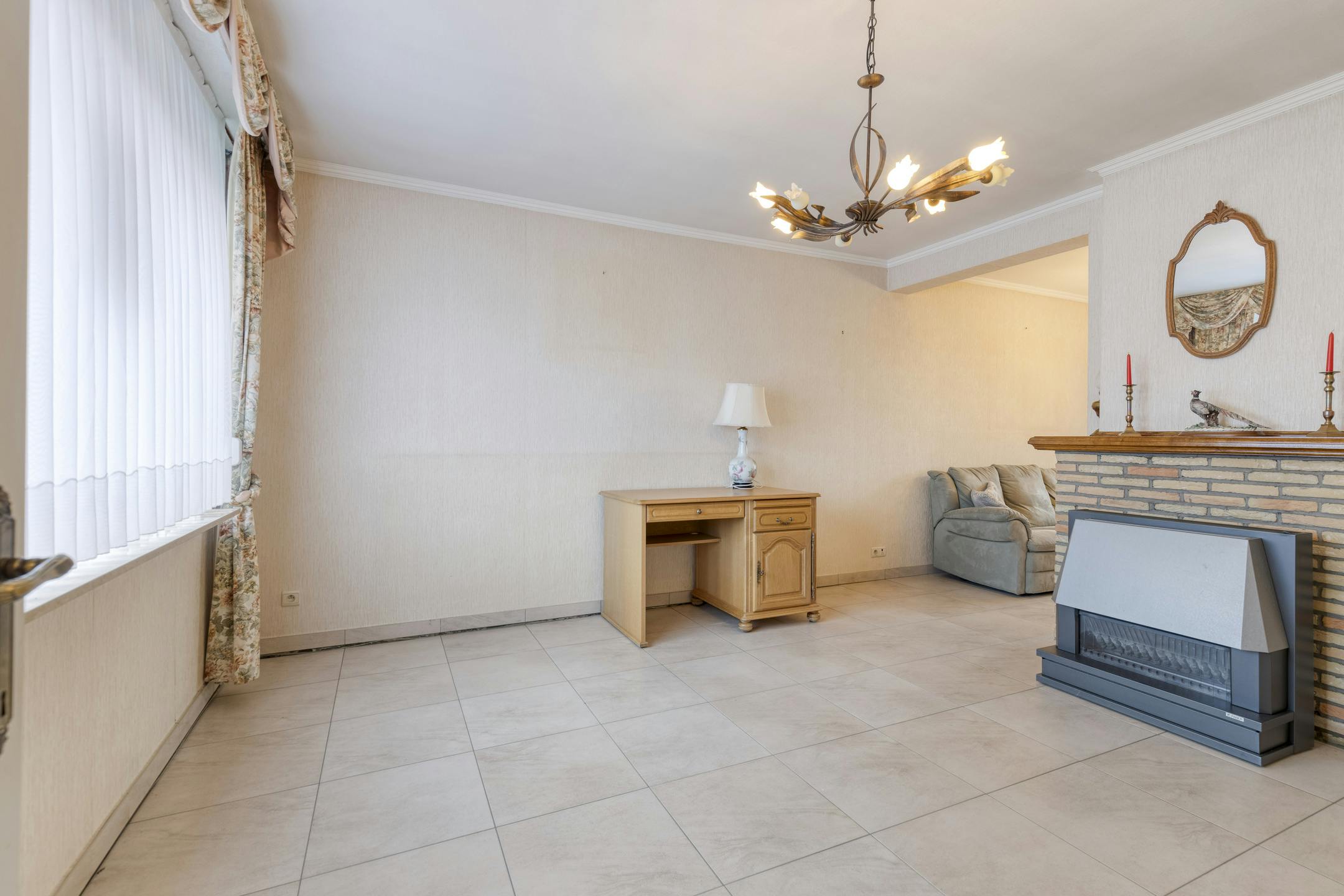 Woning met 3 slaapkamers, garage en tuin te koop. foto 14