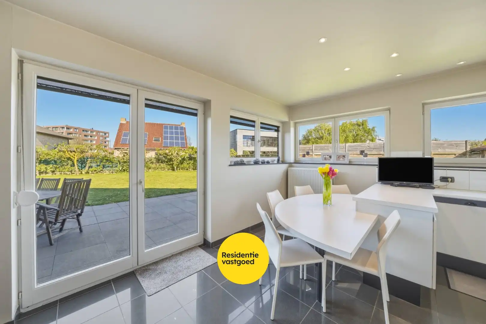 Ruime alleenstaande woning nabij zee en strand! foto 13