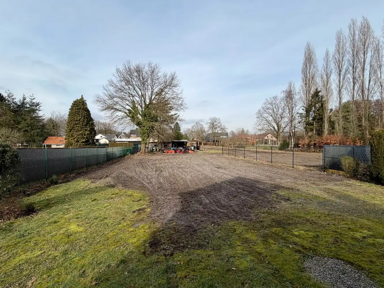 Genk – Hasseltweg 116: Op te frissen woning met 3 slaapkamers, inpandige garage, kelder, tuin en ruime parking aan de voorzijde foto 7