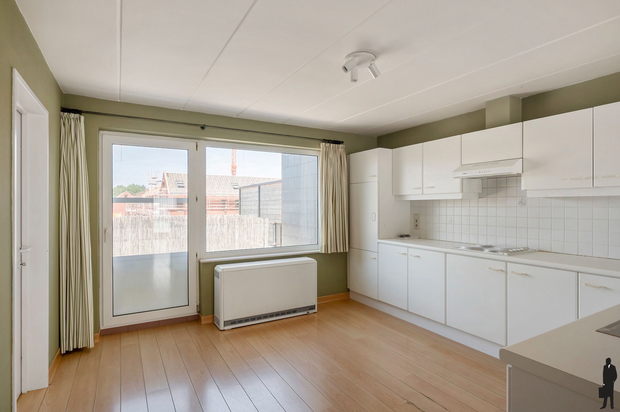 Ruim appartement met terras in het centrum van Nieuwmoer foto 13