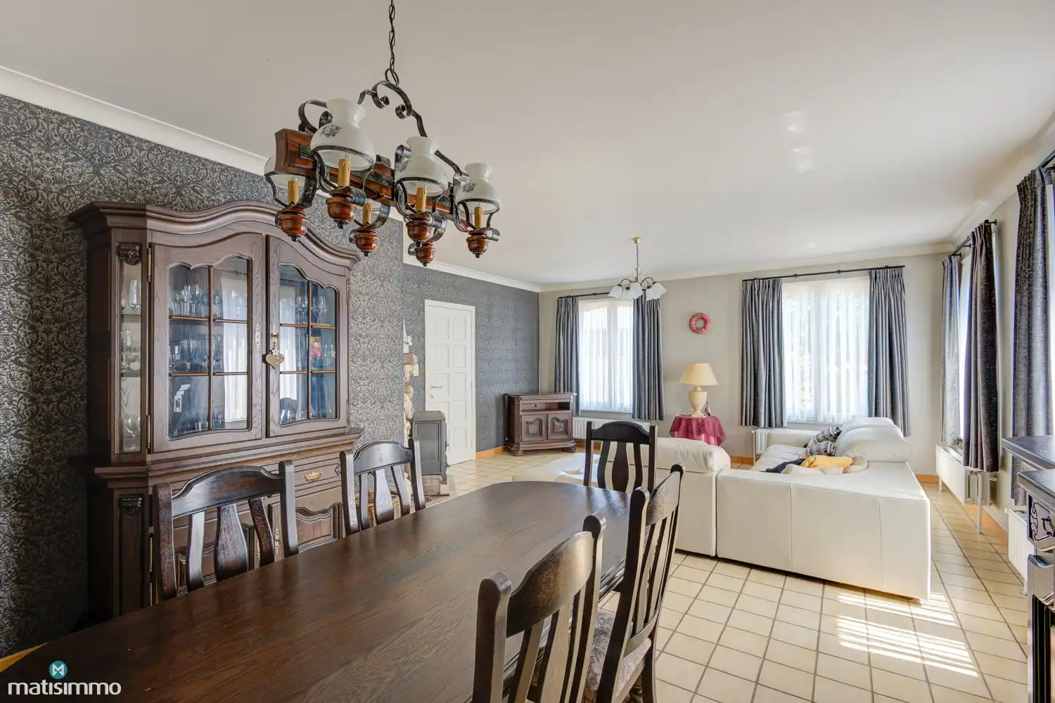 VERZORGDE EN VOLLEDIG GELIJKVLOERS INGERICHTE GEZINSWONING MET 3 SLAAPKAMERS EN TUIN IN RIEMST foto 7