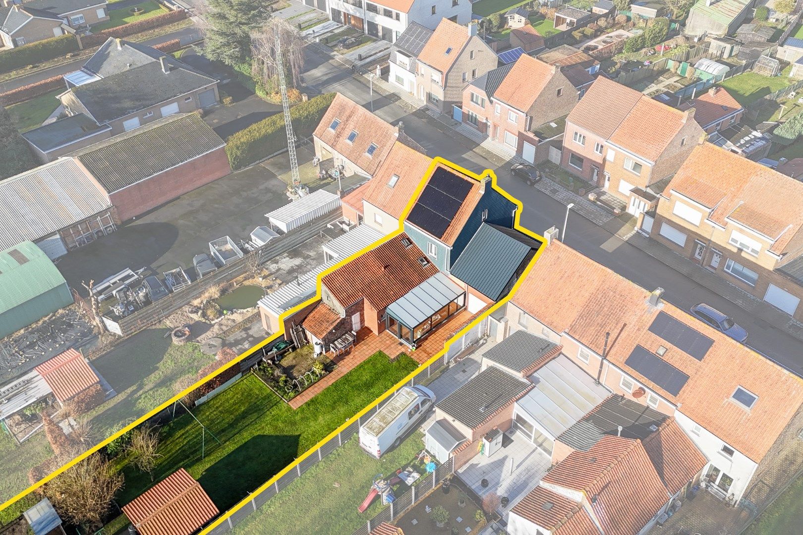 TE KOOP  instapklare woning met grote zonnige tuin en garage/loods. foto 20