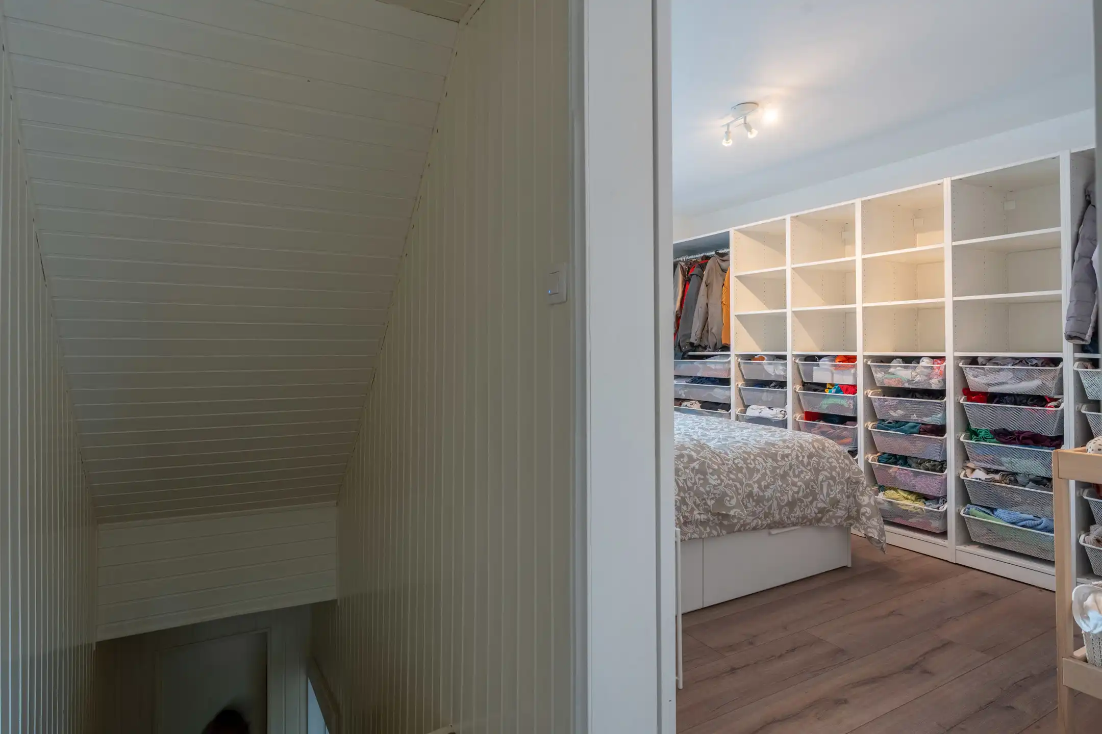 Recent gerenoveerde woning (2023) met 2 slaapkamers en gezellige stadstuin. foto 15