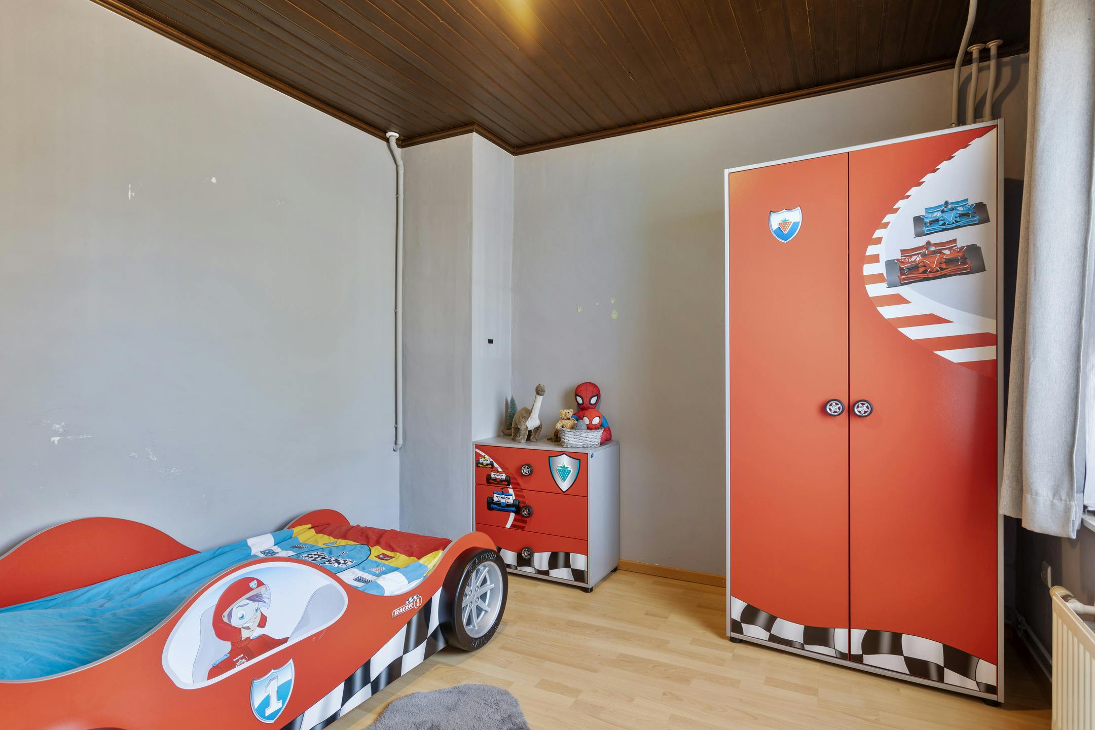 Op te frissen huis in het centrum van Kruibeke met garage foto 31