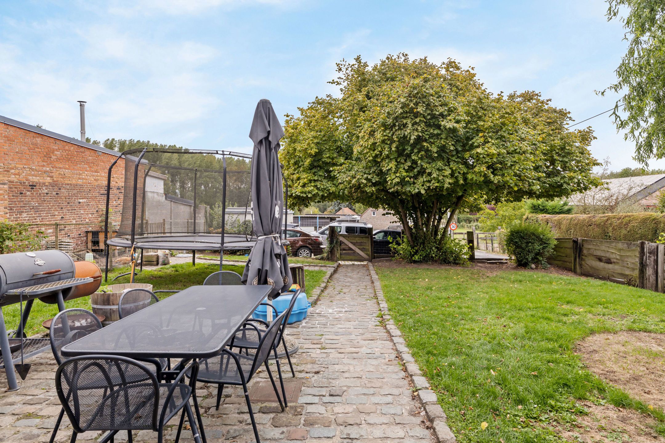 Gezellige woning met garage en tuin foto 22