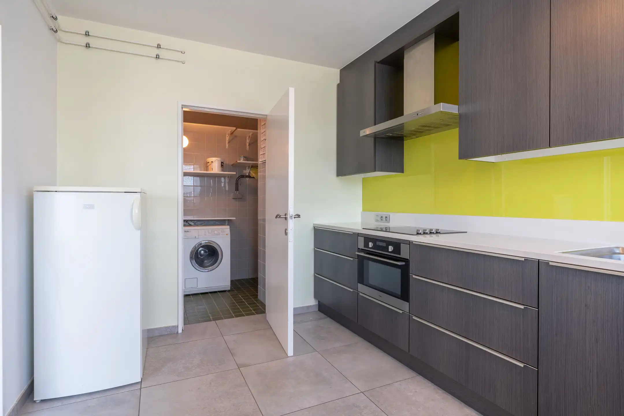 Ruim 2-slaapkamer appartement met garage te Turnhout foto 4