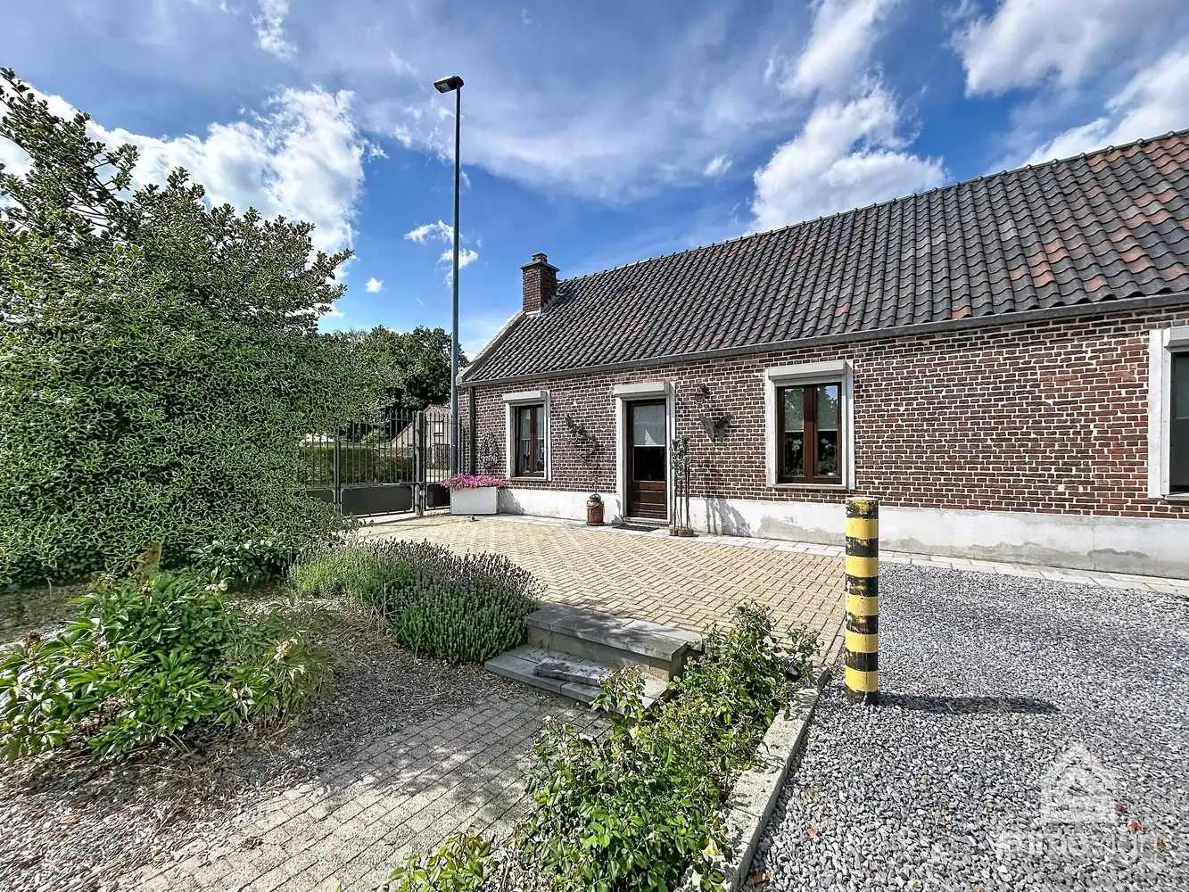 Ruime woning op bijna 2.000 m² grond met dubbele garage en werkhuis foto 12