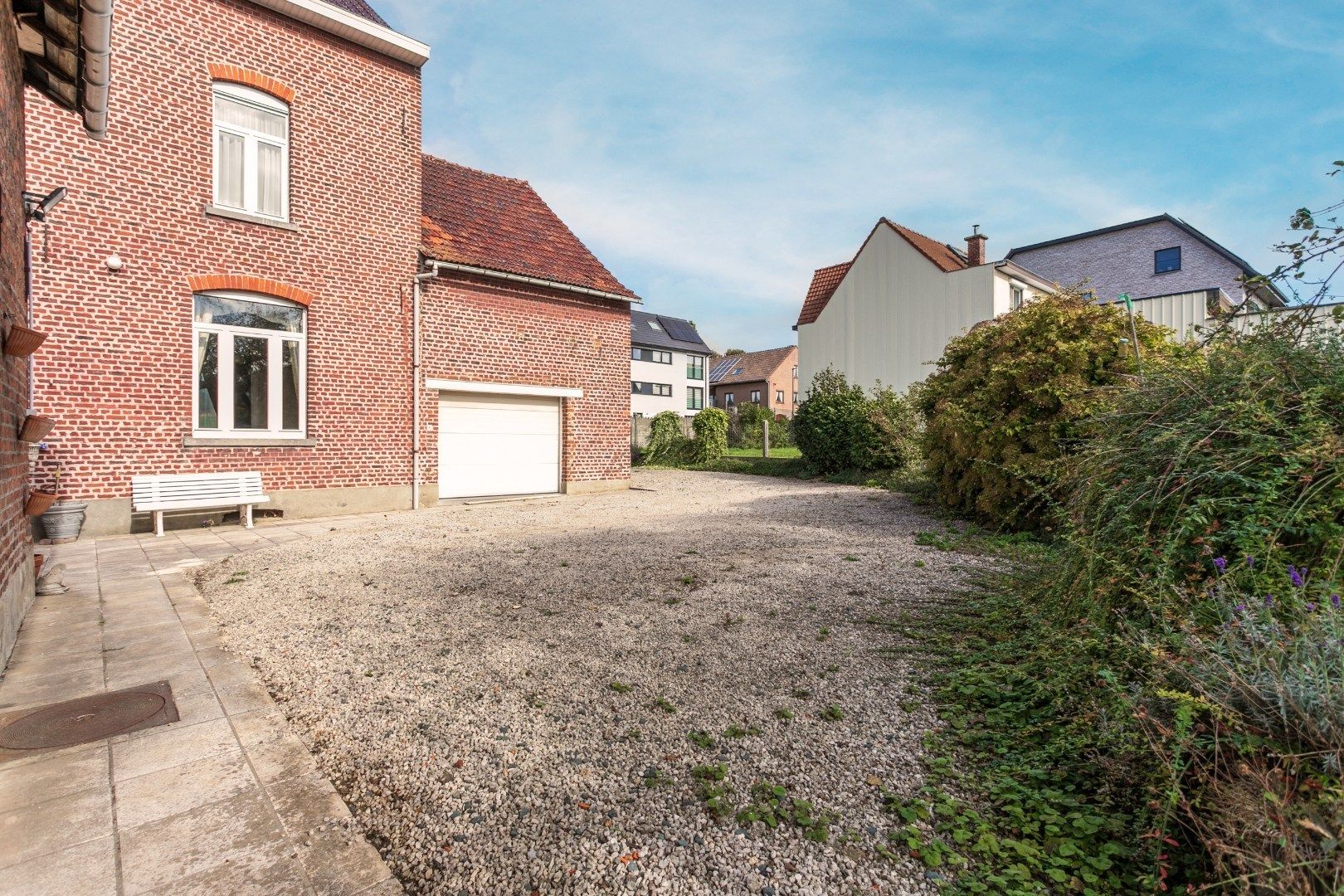 Karaktervolle, te renoveren herenhuis met enorm potentieel te Gooik foto 13