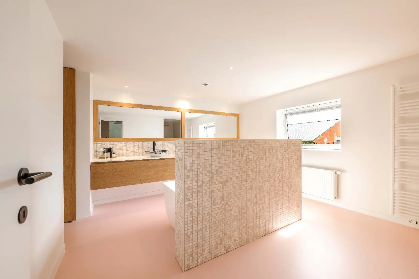WONING (240 m²) met LOODS (143 m²) op HOEKPERCEEL VAN 1.027 m² foto 22