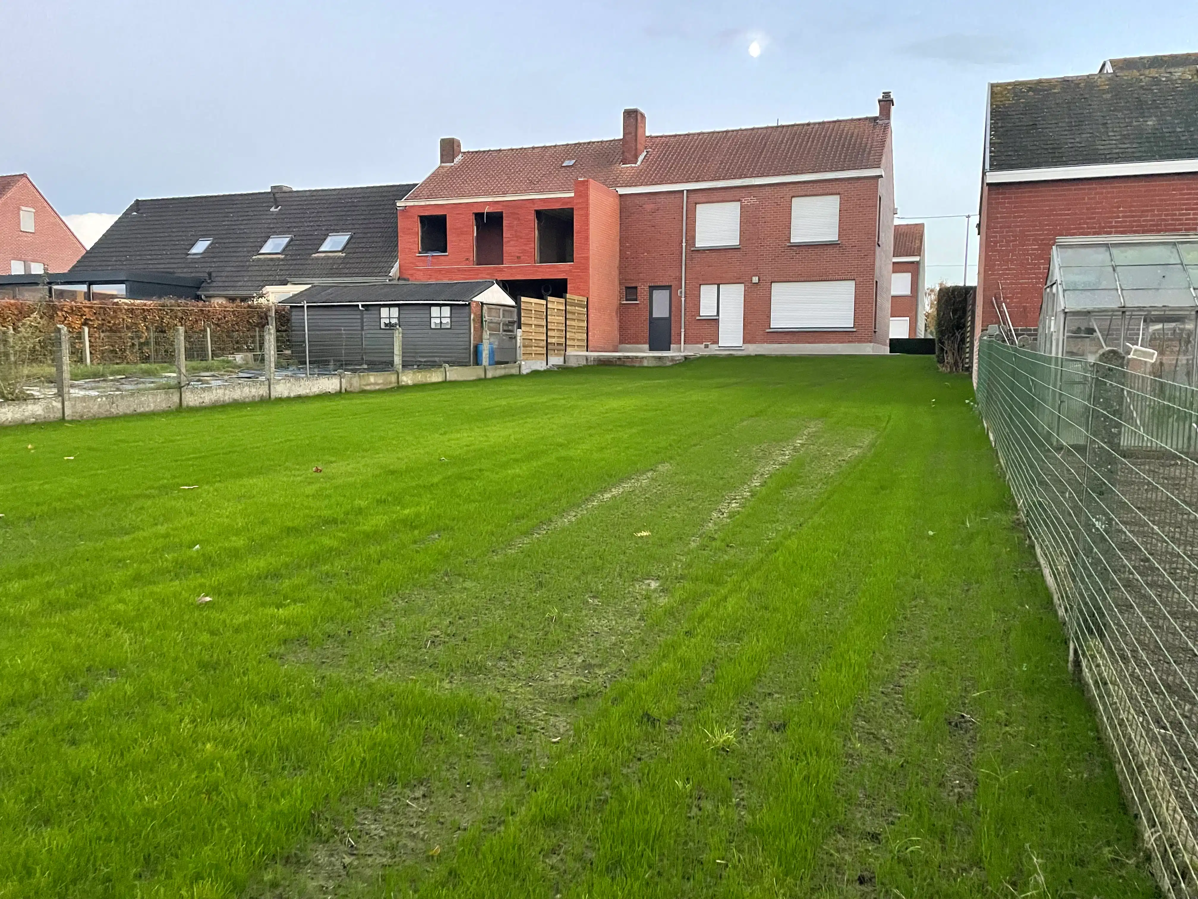 Vernieuwde woning te huur Deerlijk met grote tuin foto 16