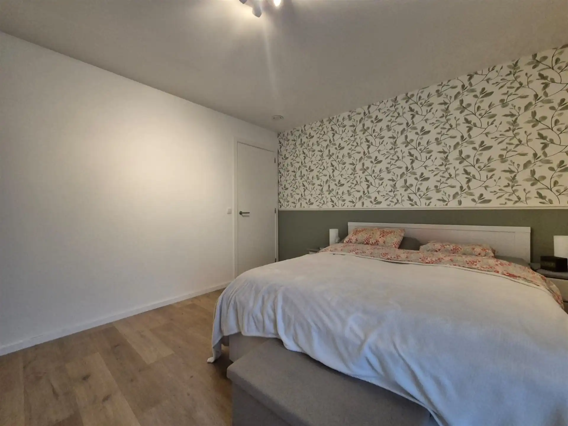 Energiezuinig gelijkvloers appartement met 2 slaapkamers en tuin. foto 18