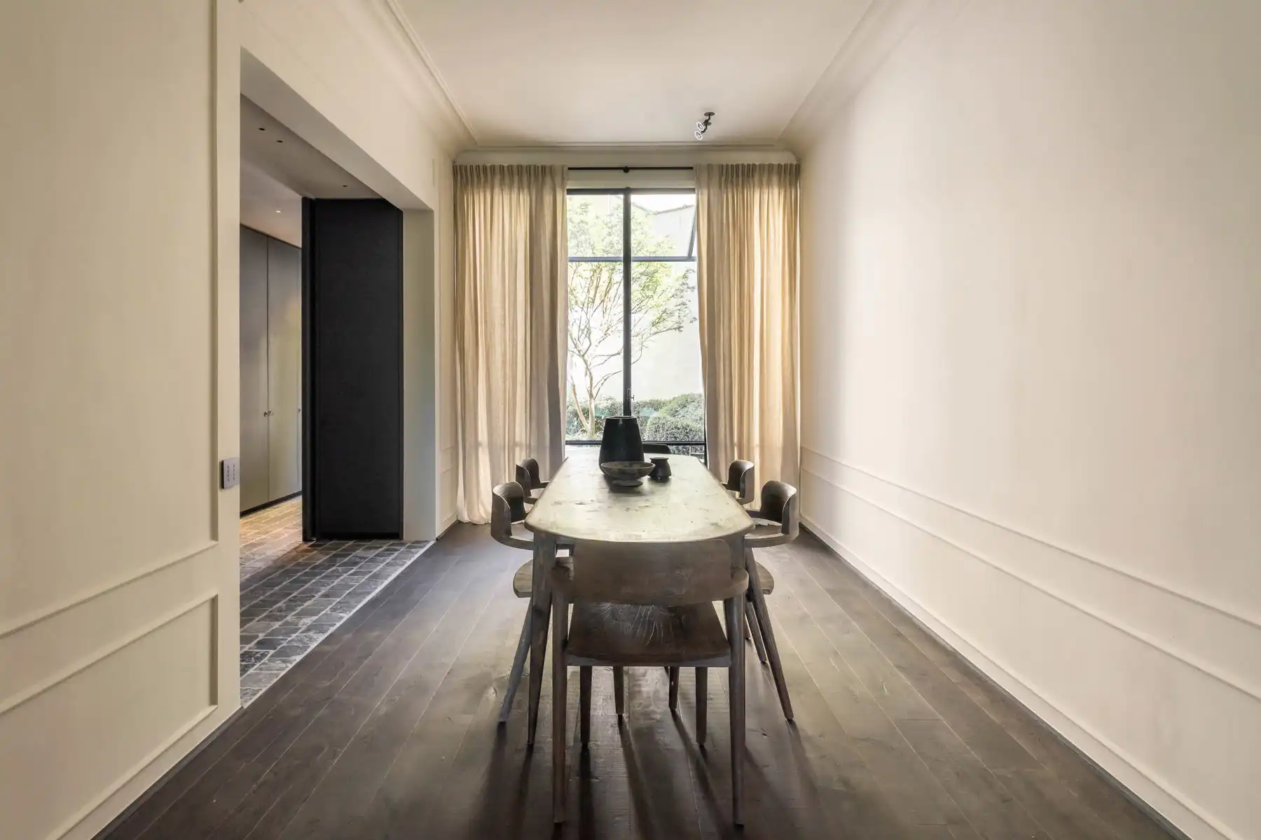 Stijlvol gerenoveerde herenwoning aan de voet van het KMSKA foto 13