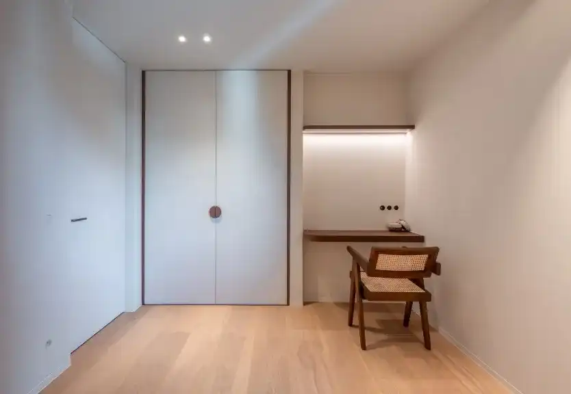 Exclusief gerenoveerd appartement met frontaal zeezicht op toplocatie in het Zoute foto 18
