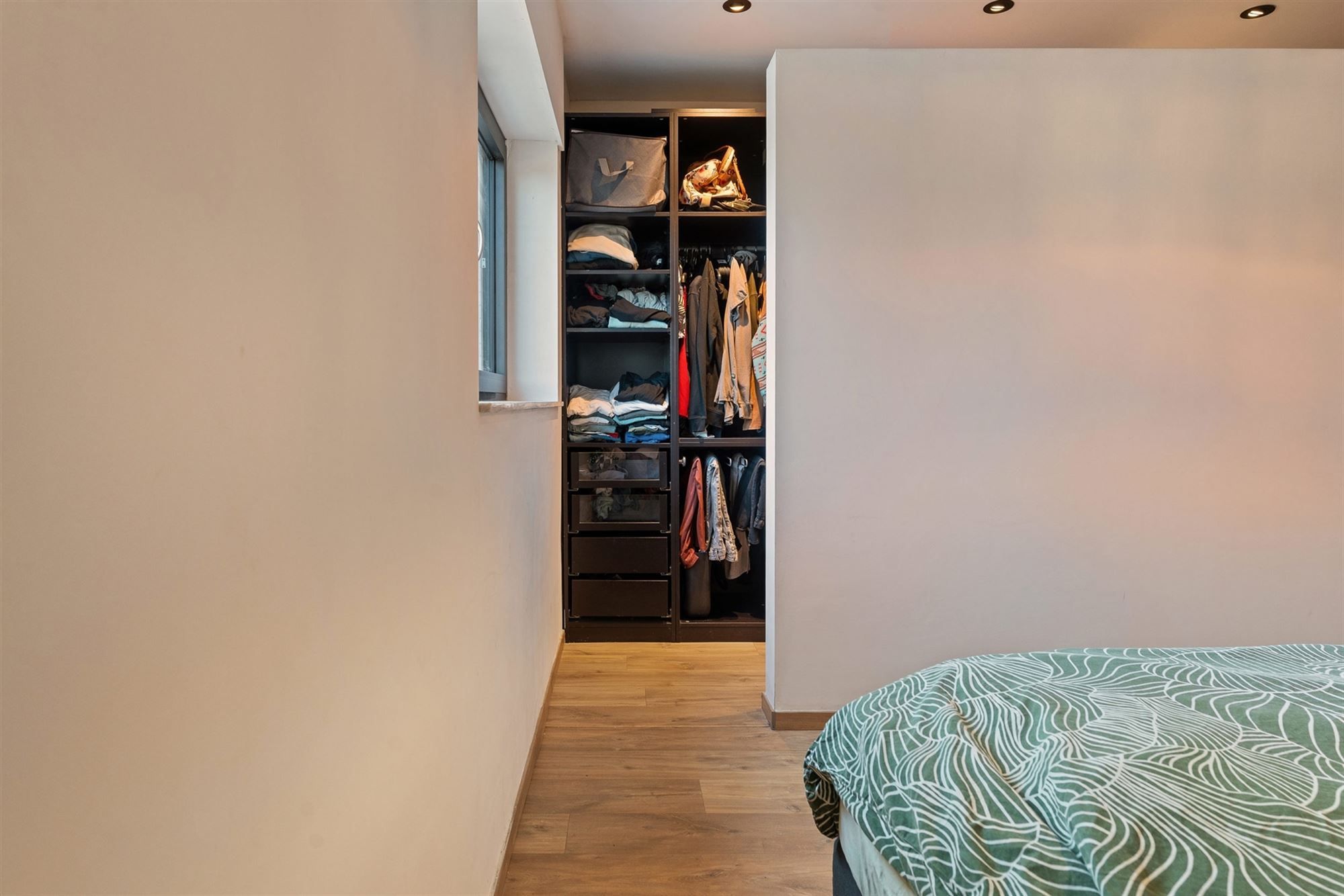 MODERNE EN RECENT GEBOUWDE WONING MET 5 SLAAPKAMERS OP EEN RUIM PERCEEL VAN 13A46CA TE PAAL foto 15