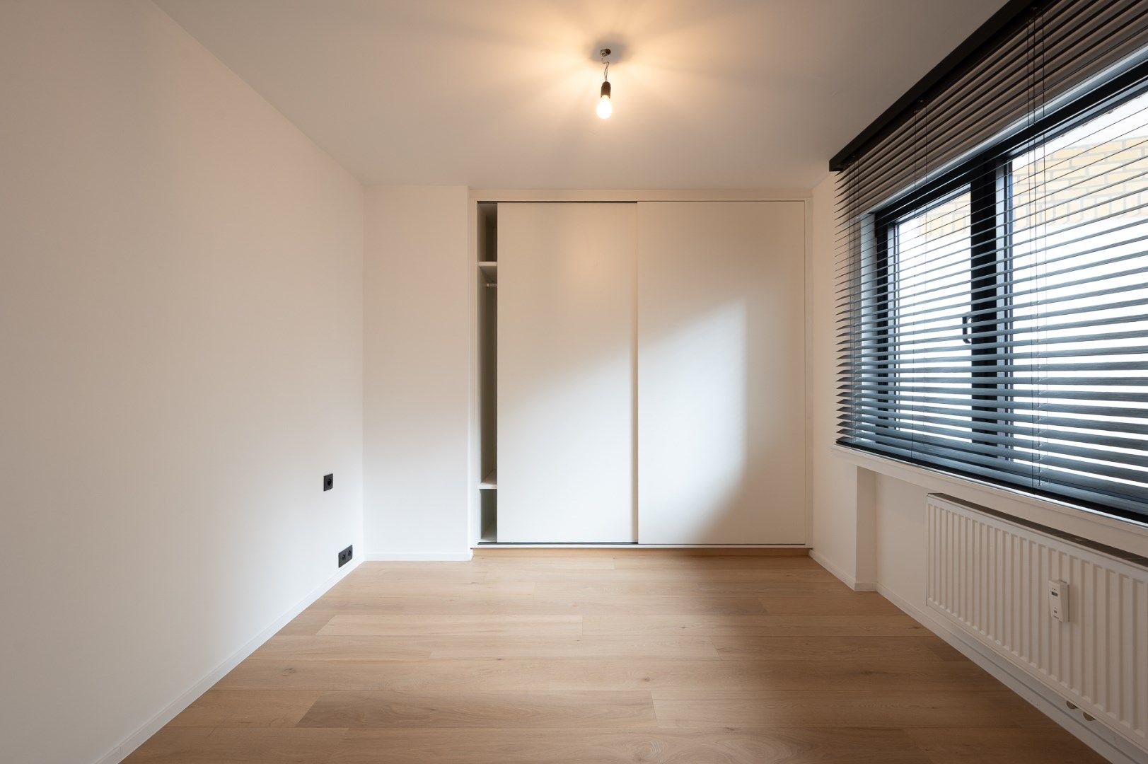 Ruim, gerenoveerd appartement met zonneterras en zijdelings zeezicht.  foto 8