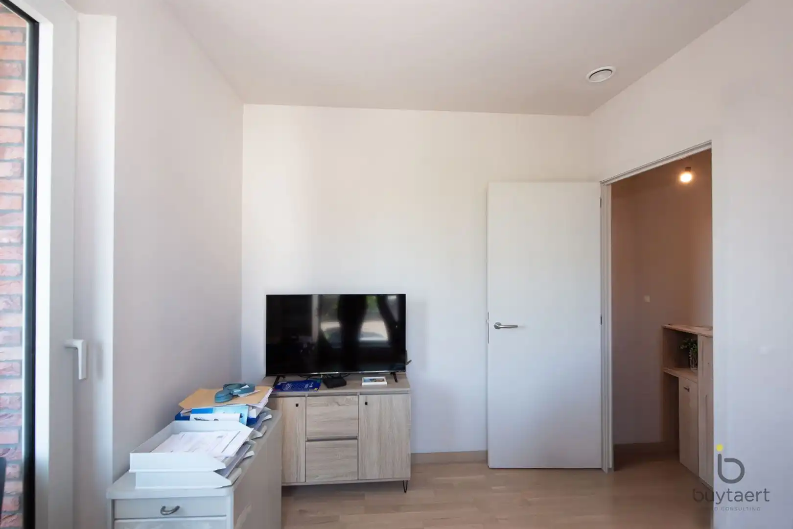 Recent 3 slaapkamer appartement met gezellig terras te Sint Antonius. foto 16