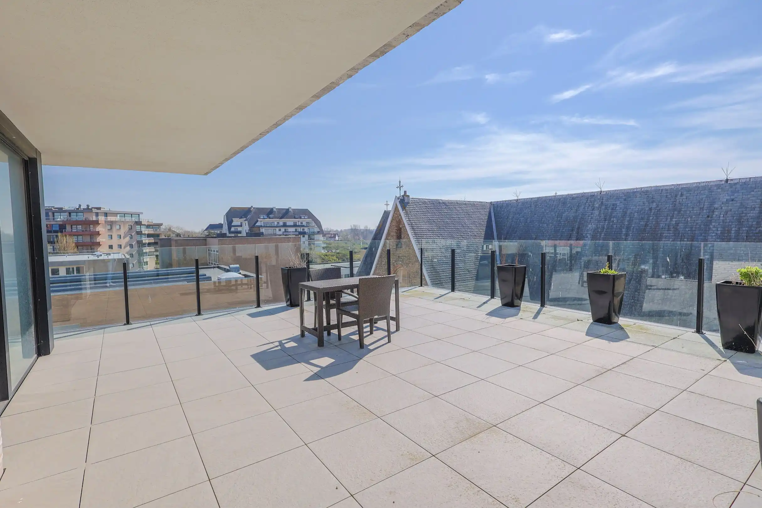 Verhuurde assistentiewoning met uitzonderlijk ruim zonneterras van 64,5m² in Oostduinkerke! foto 13