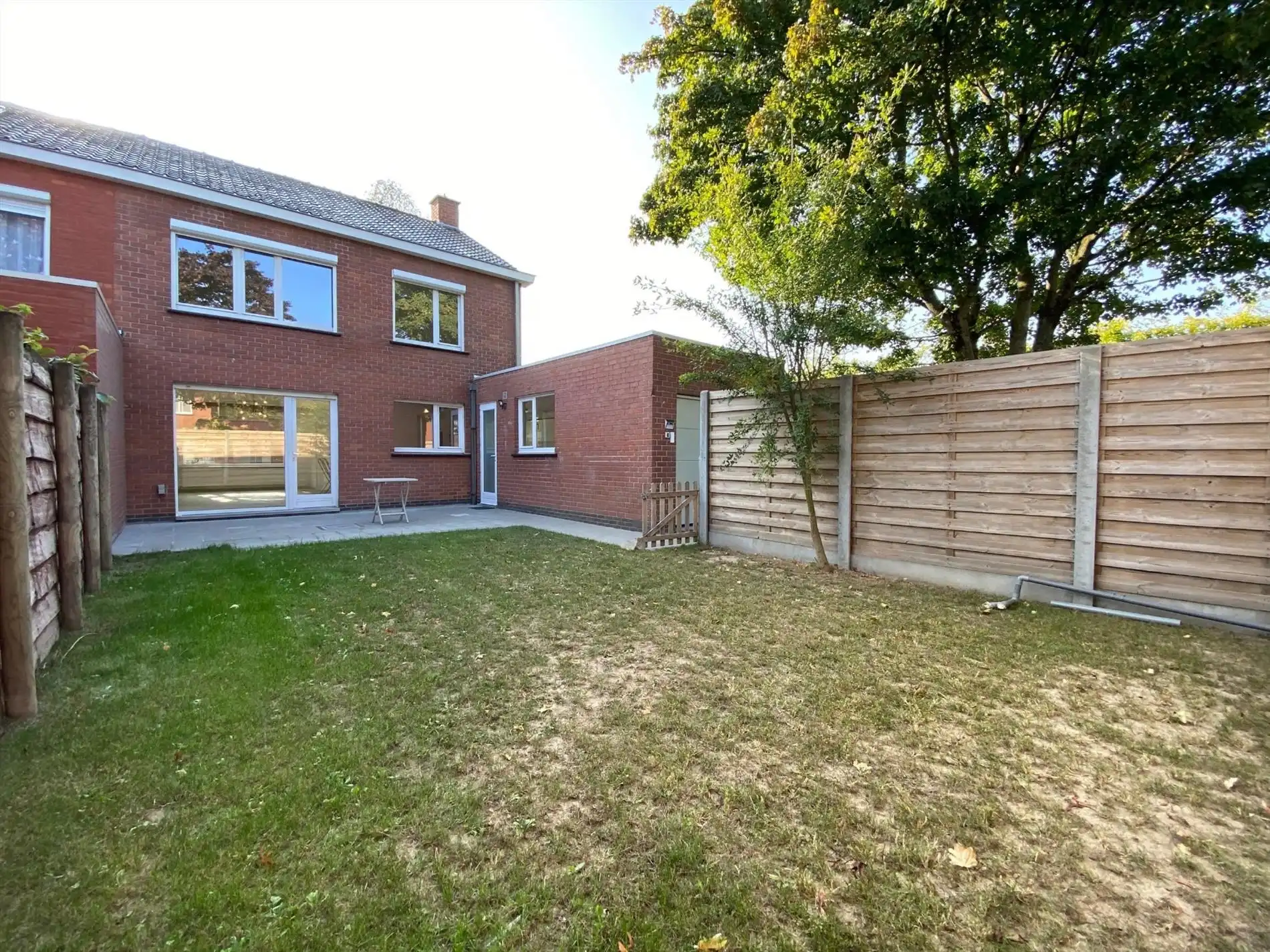Woning met 3 slaapkamers en garage te Roeselare (Vrij: 1/09/2026) foto 5
