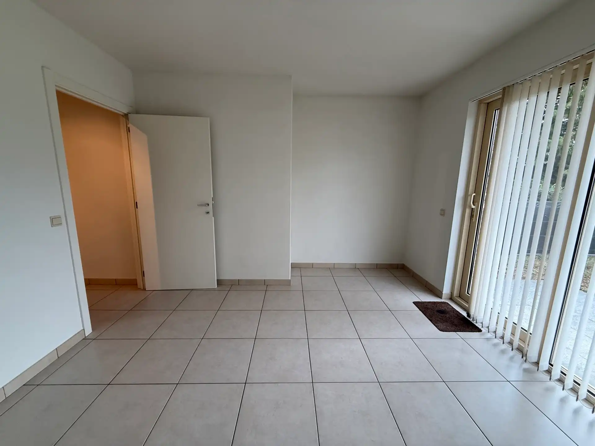 ERONDEGEM - Gelijkvloers appartement met ruim terras én garage. foto 8