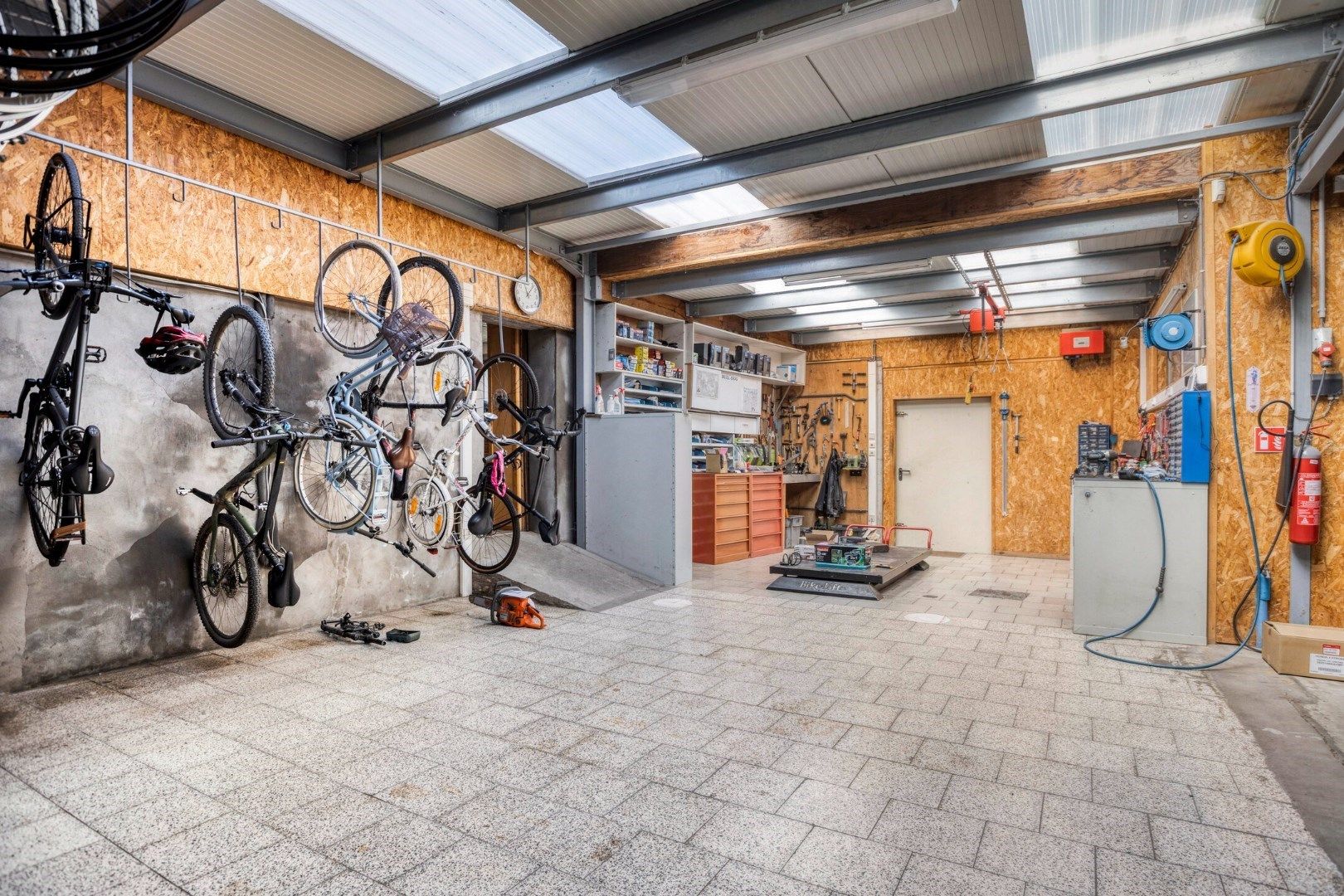 Prachtige handelswoning in centrum Rekkem! foto 7